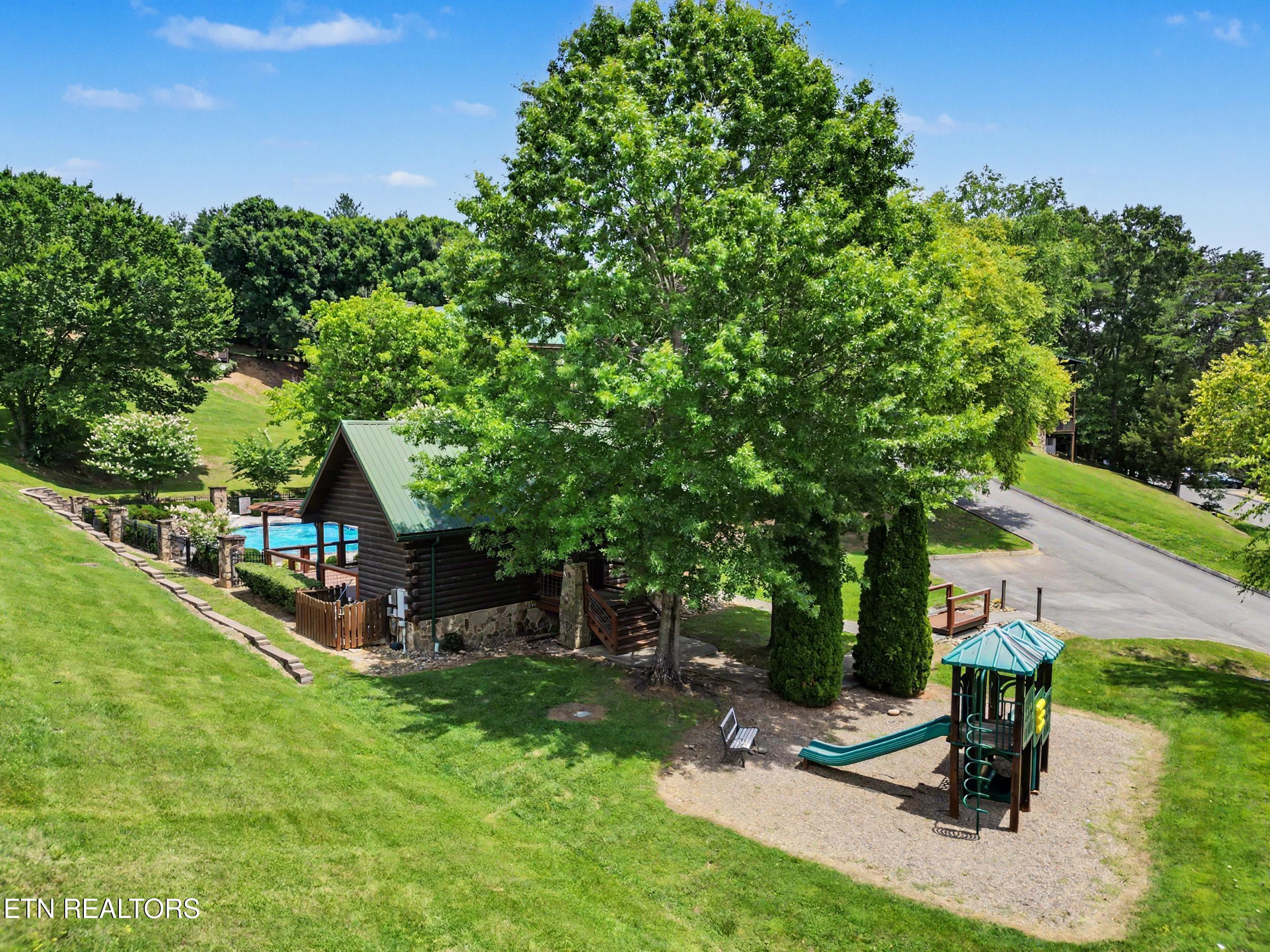 1629 Little Cabin Loop Pigeon Forge TN 37862