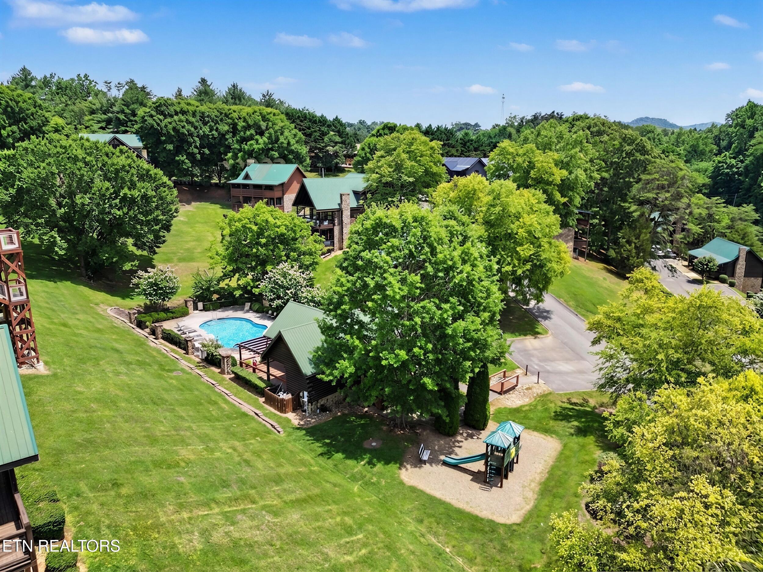 1629 Little Cabin Loop Pigeon Forge TN 37862