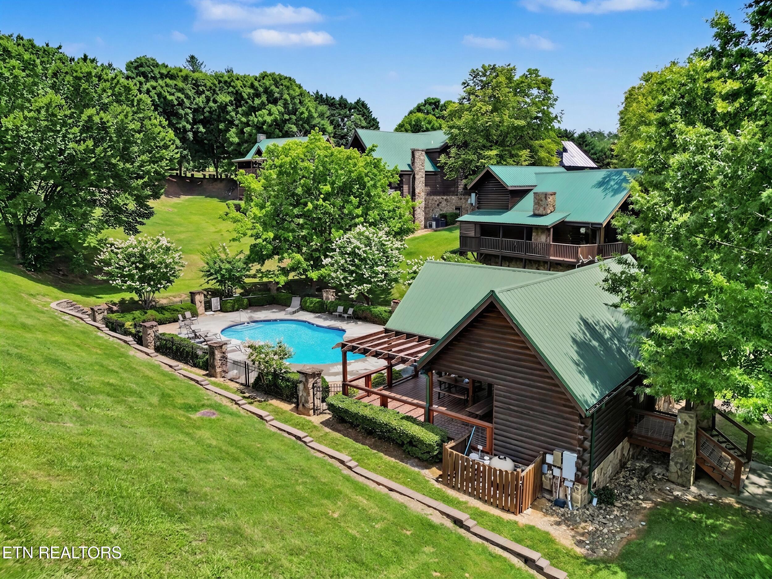 1629 Little Cabin Loop Pigeon Forge TN 37862