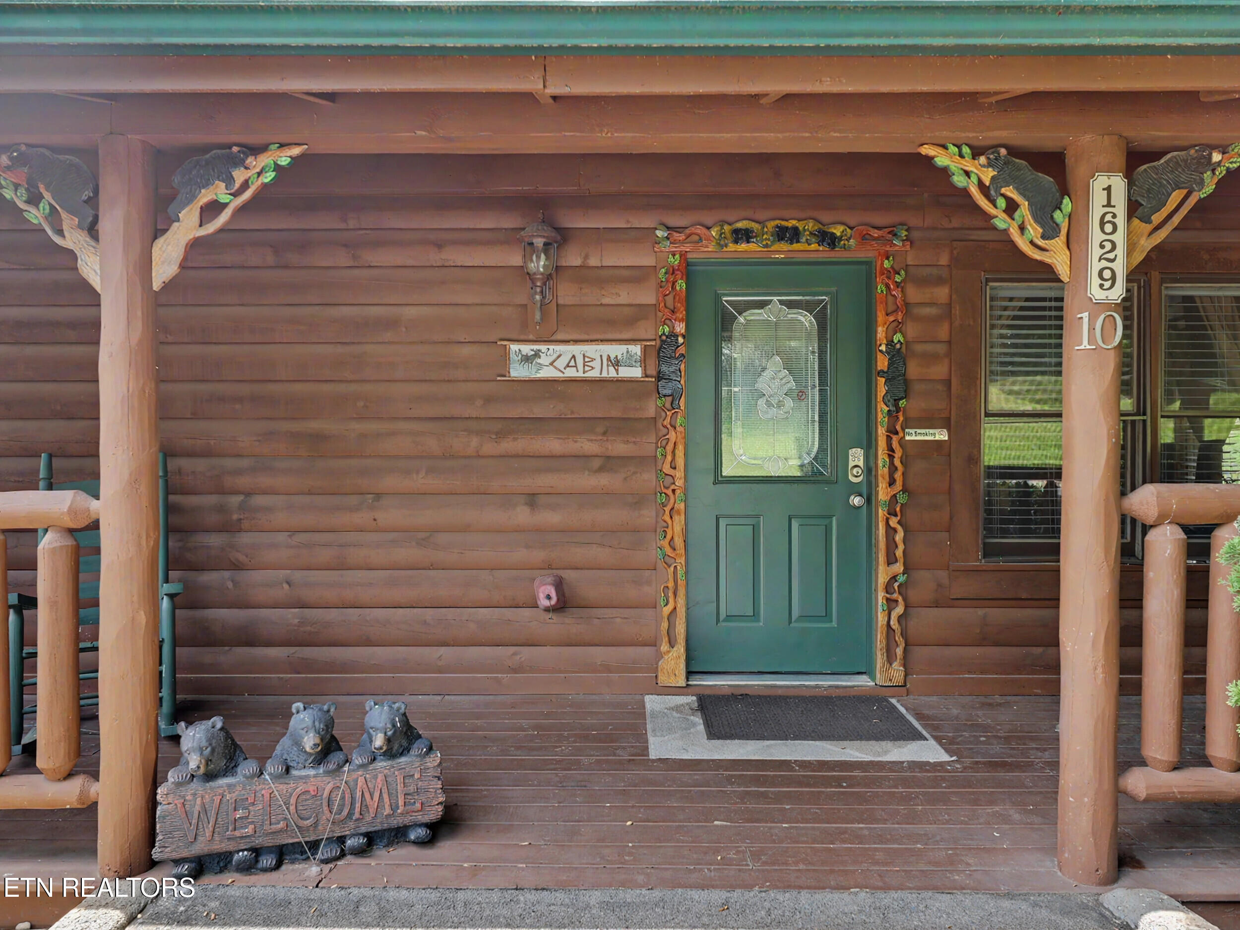 1629 Little Cabin Loop Pigeon Forge TN 37862