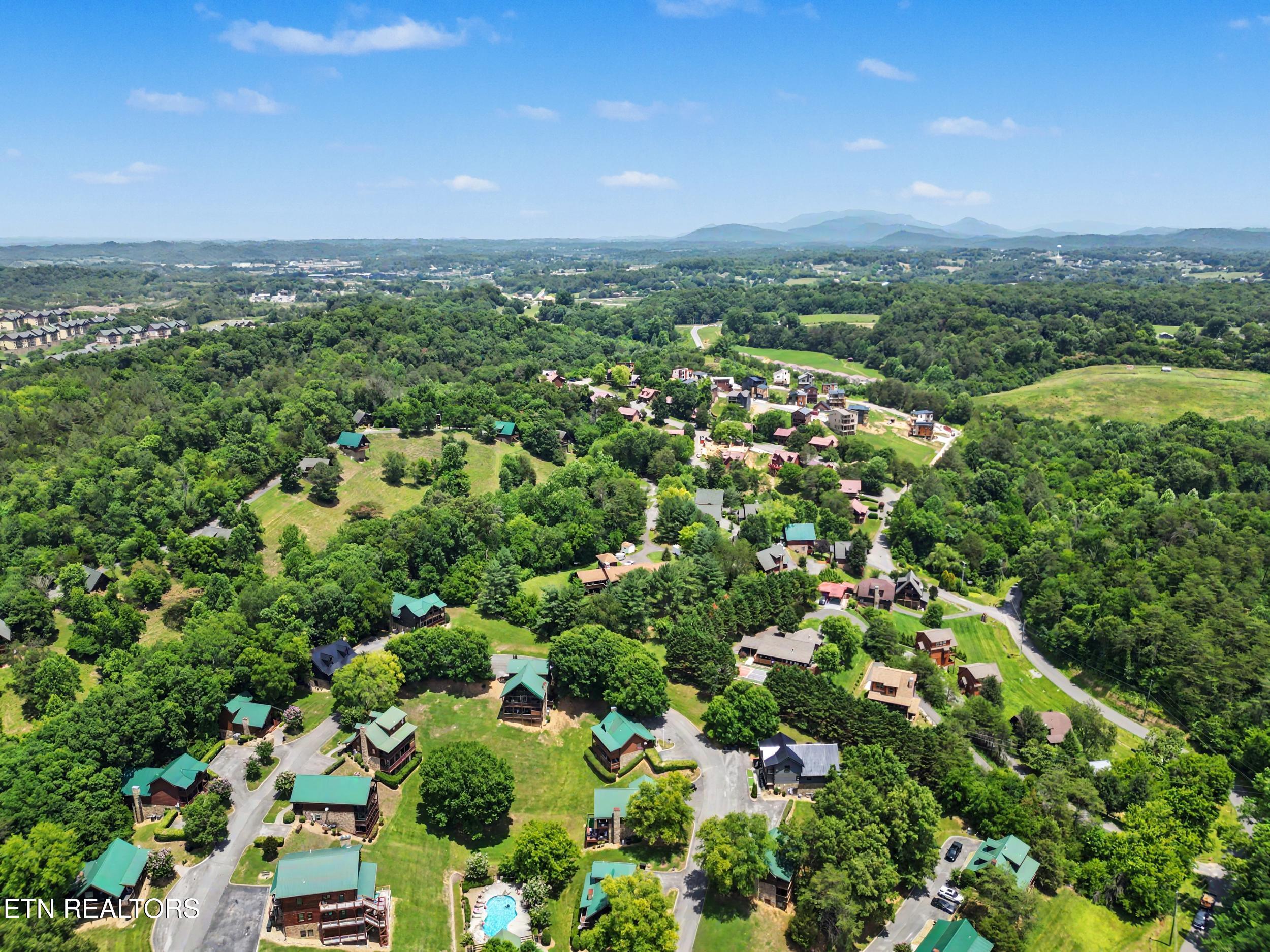 1629 Little Cabin Loop Pigeon Forge TN 37862