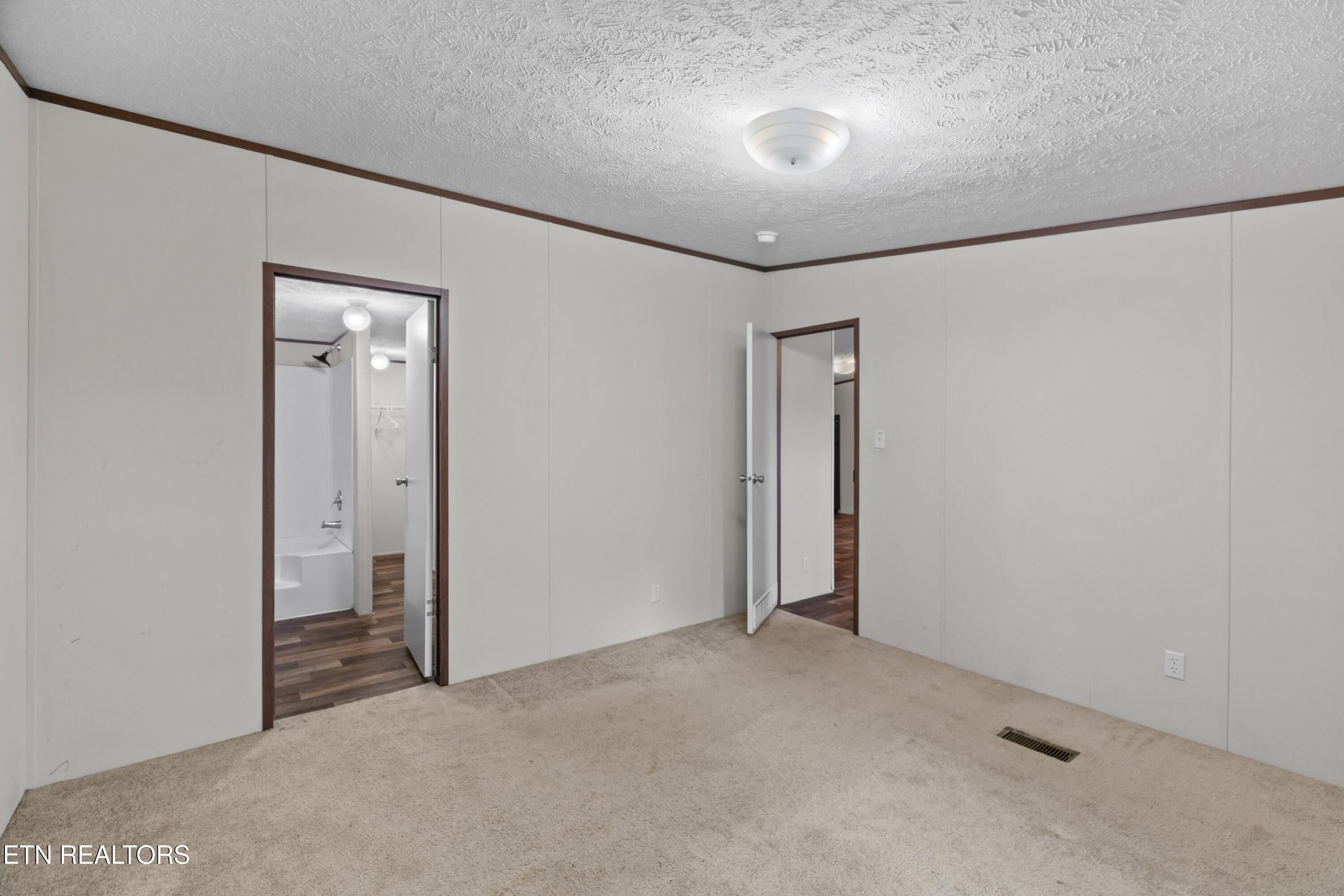 210 Blue Top Road Tazewell TN 37879