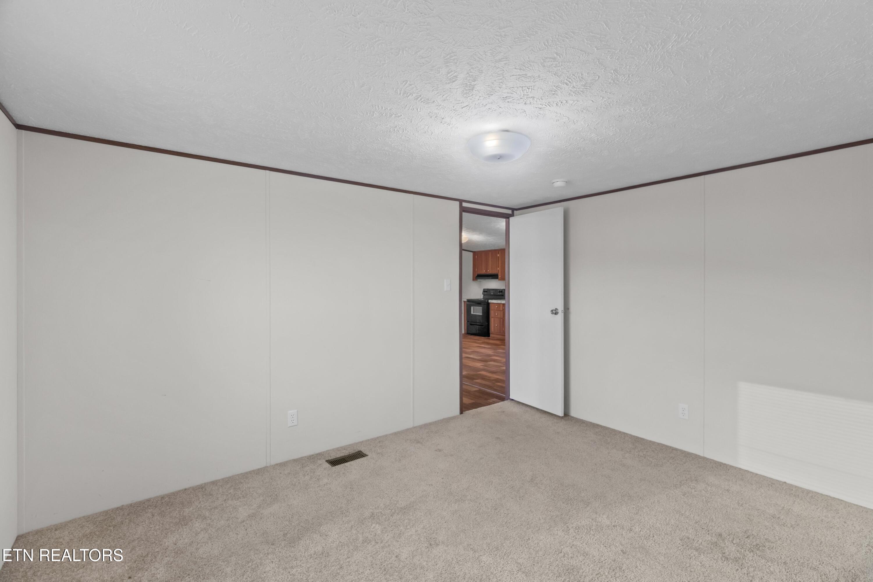 210 Blue Top Road Tazewell TN 37879