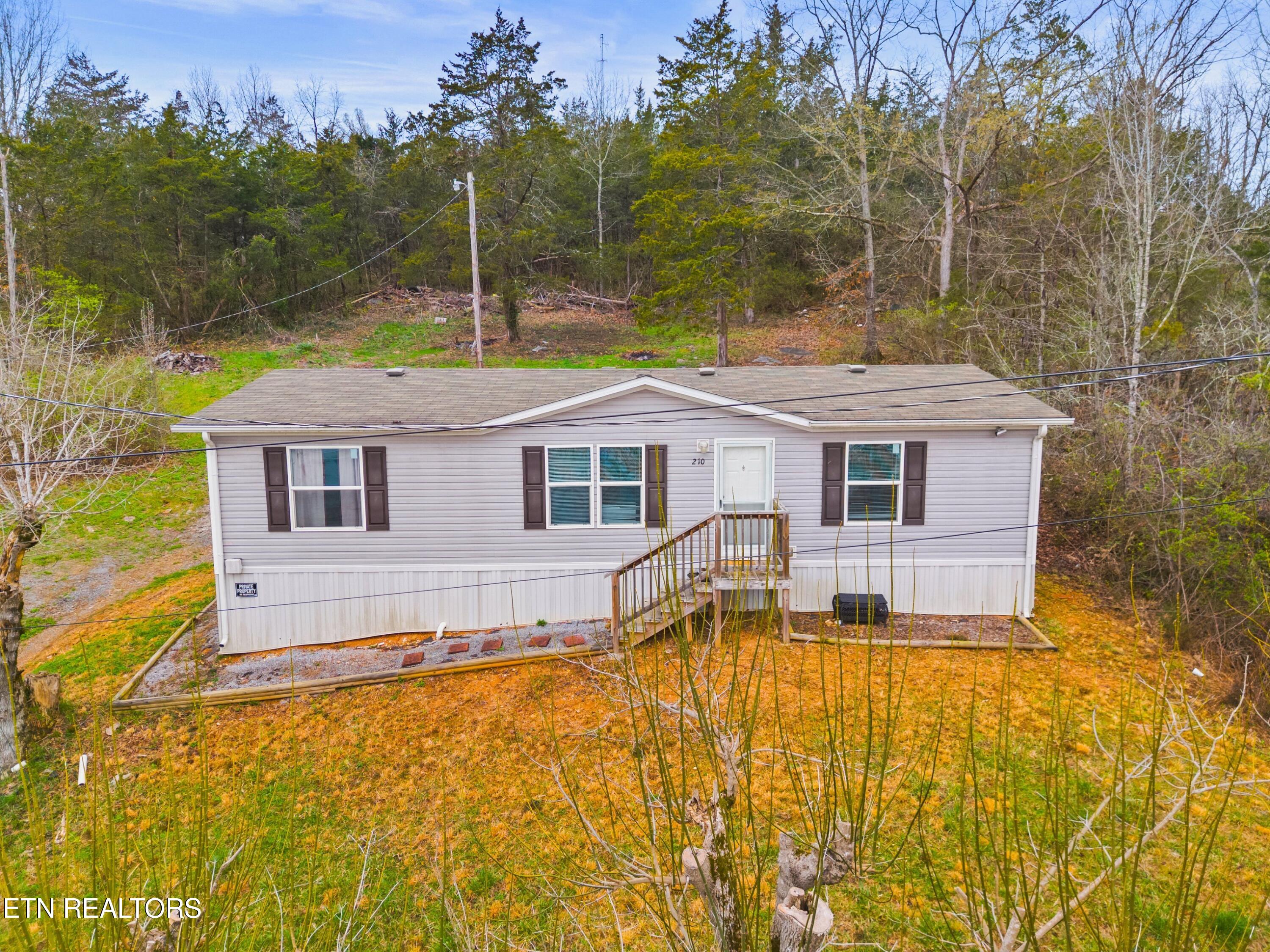 210 Blue Top Road Tazewell TN 37879
