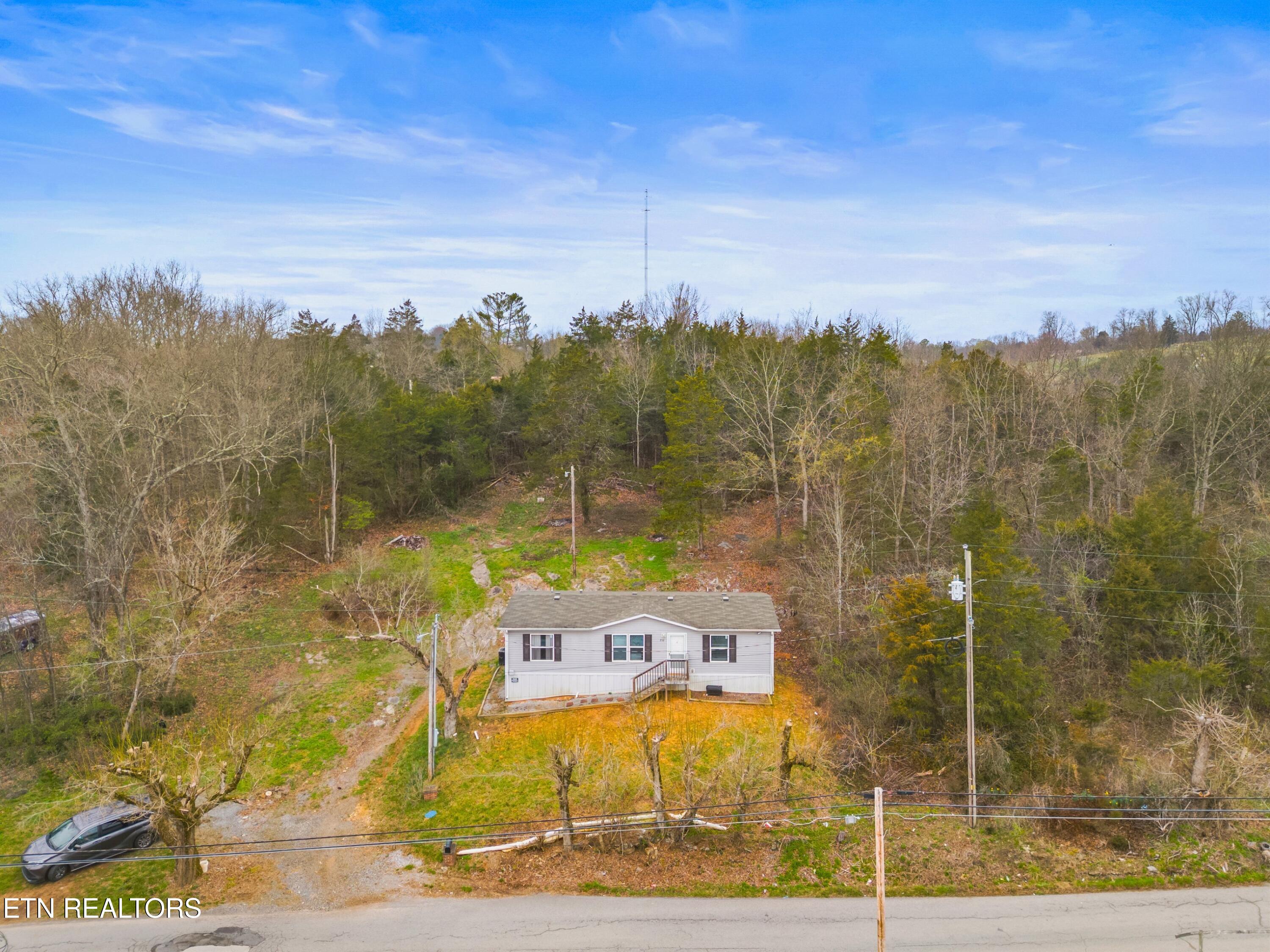 210 Blue Top Road Tazewell TN 37879