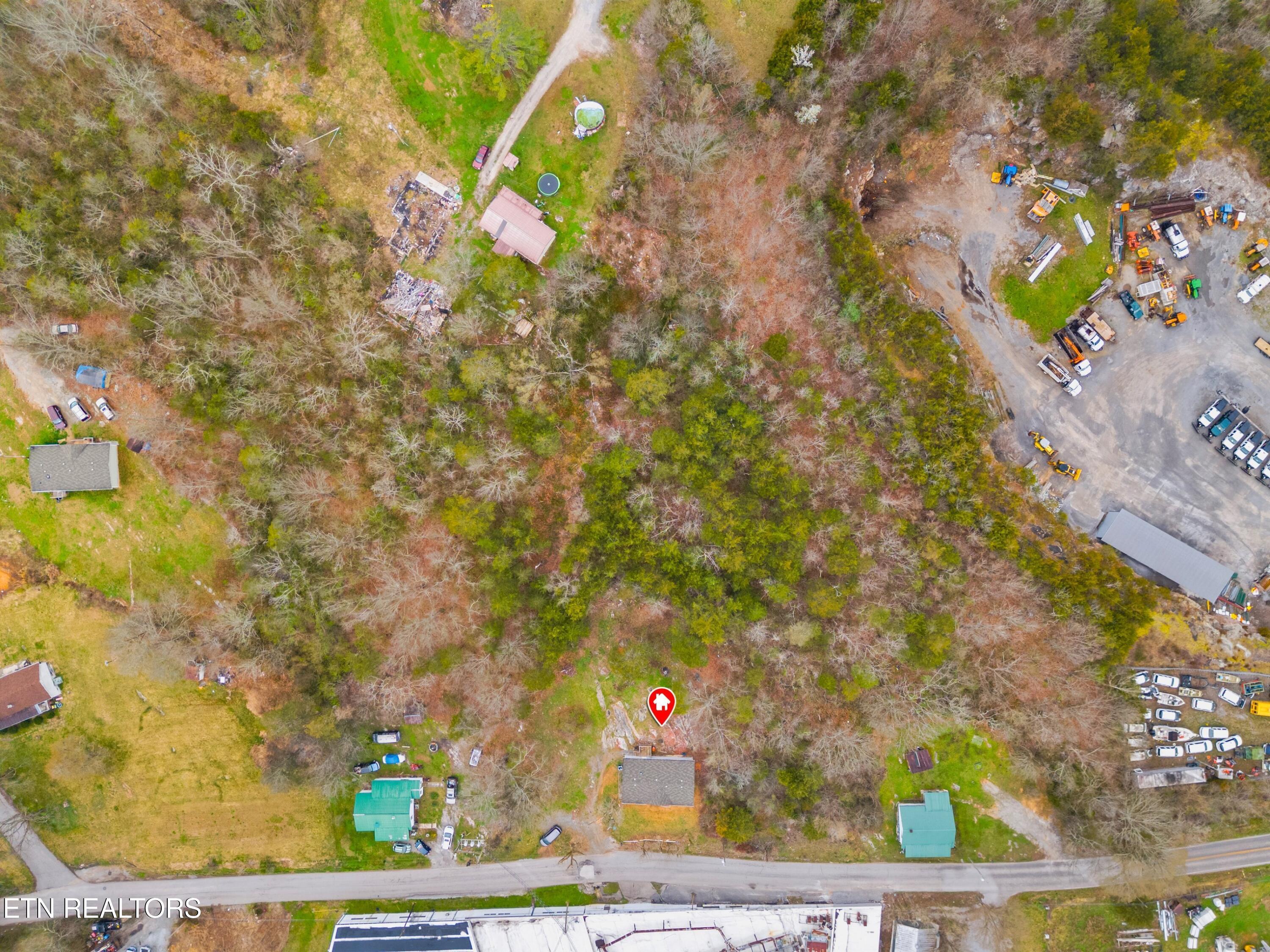 210 Blue Top Road Tazewell TN 37879