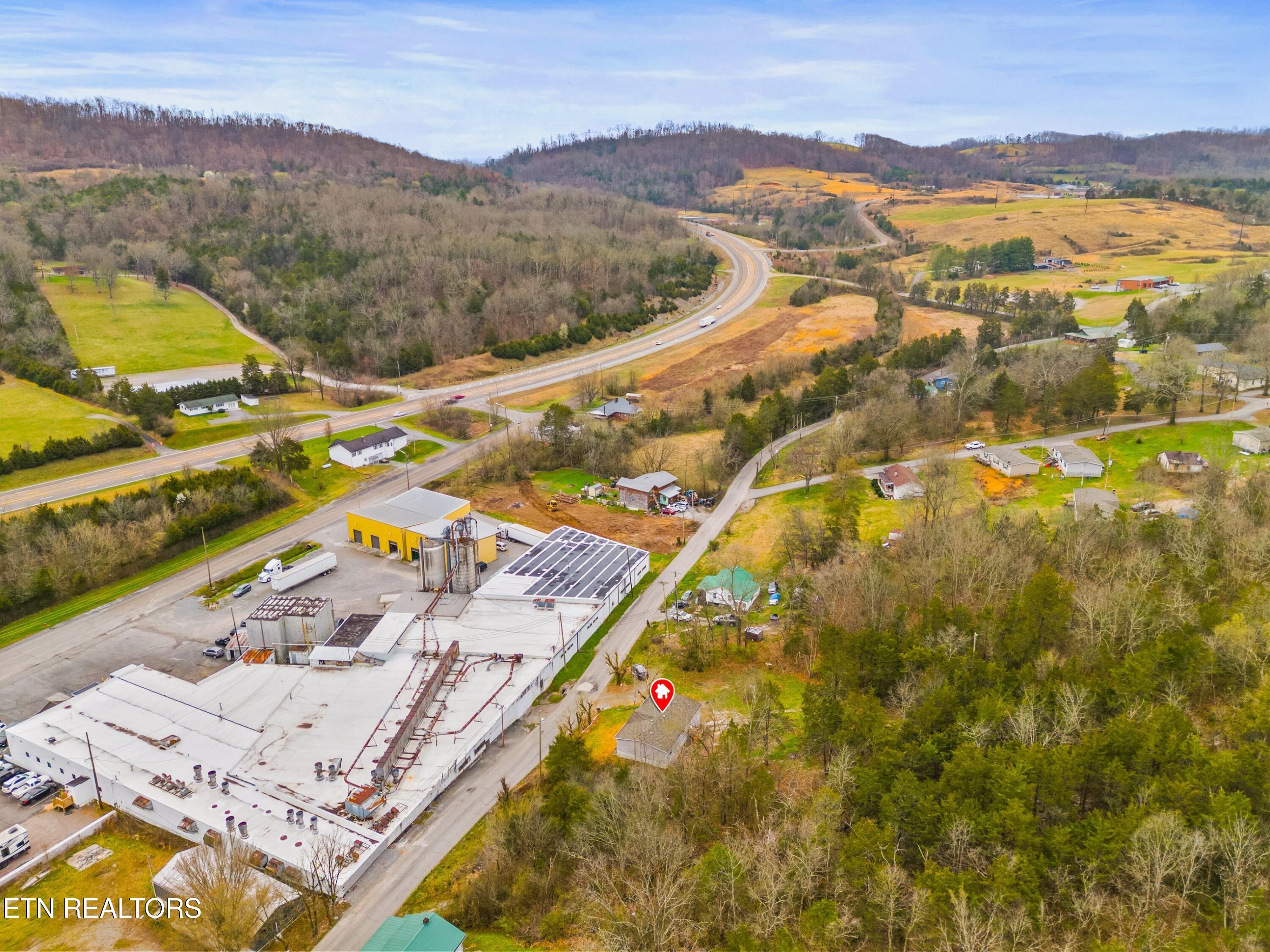 210 Blue Top Road Tazewell TN 37879