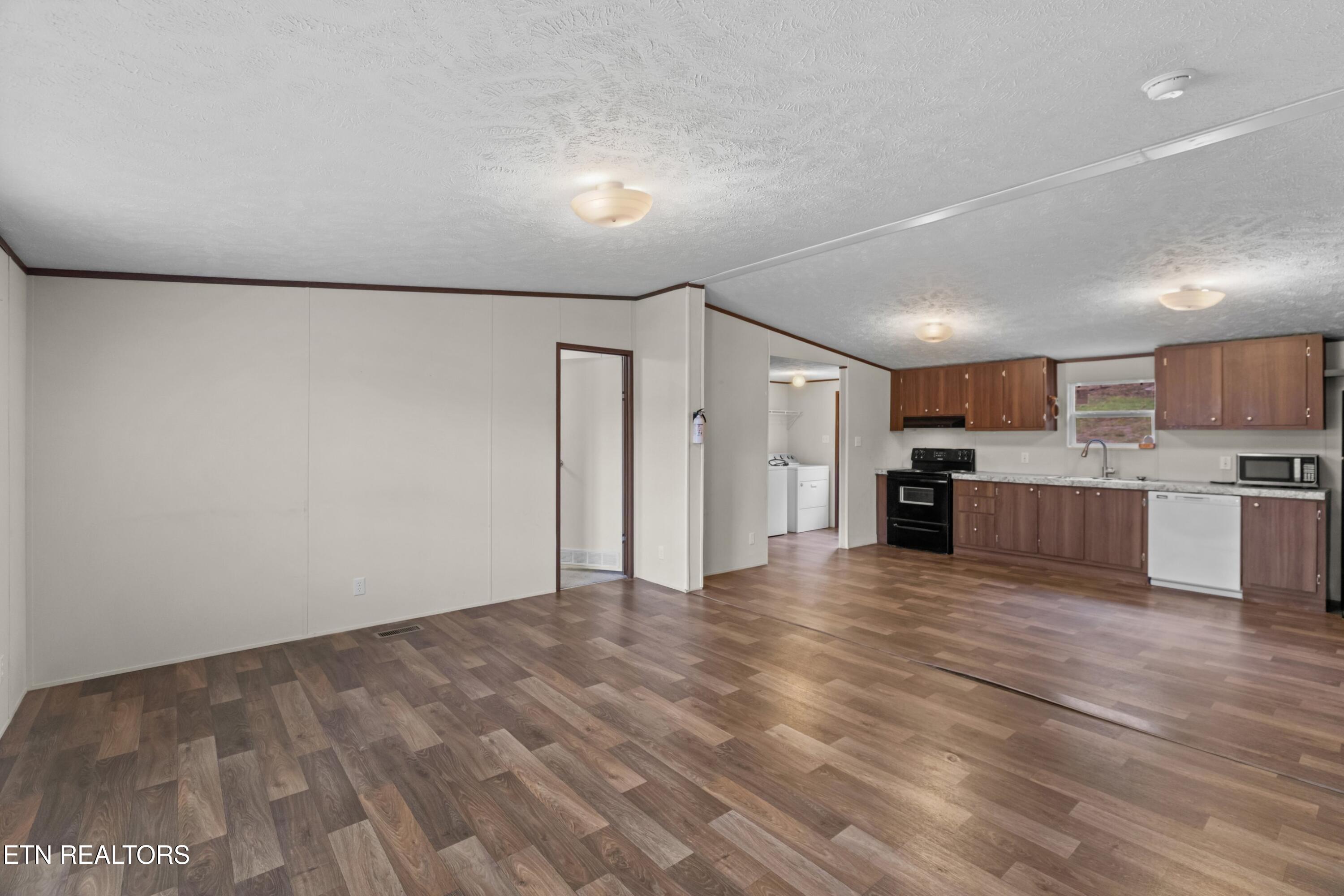 210 Blue Top Road Tazewell TN 37879