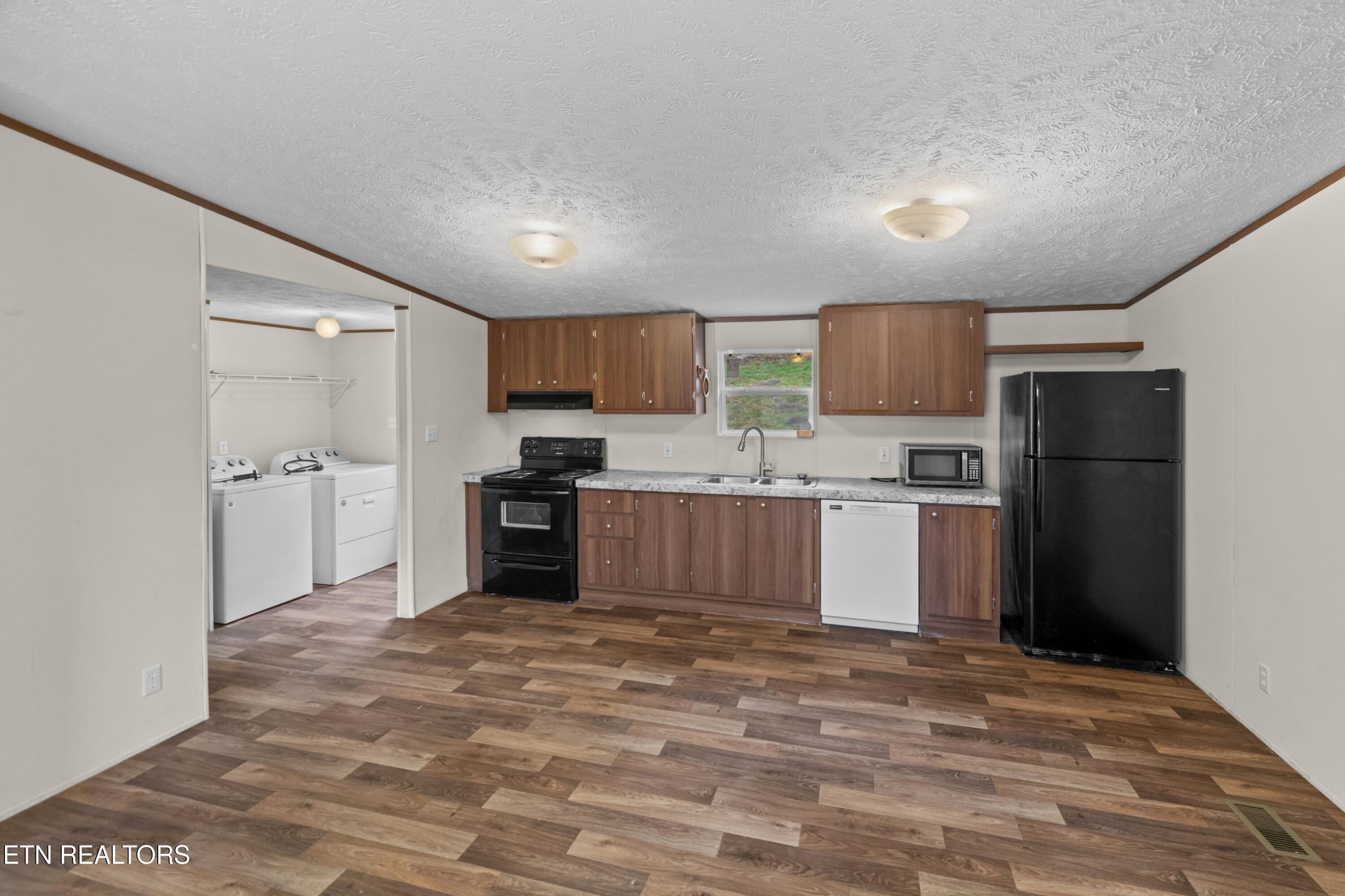 210 Blue Top Road Tazewell TN 37879