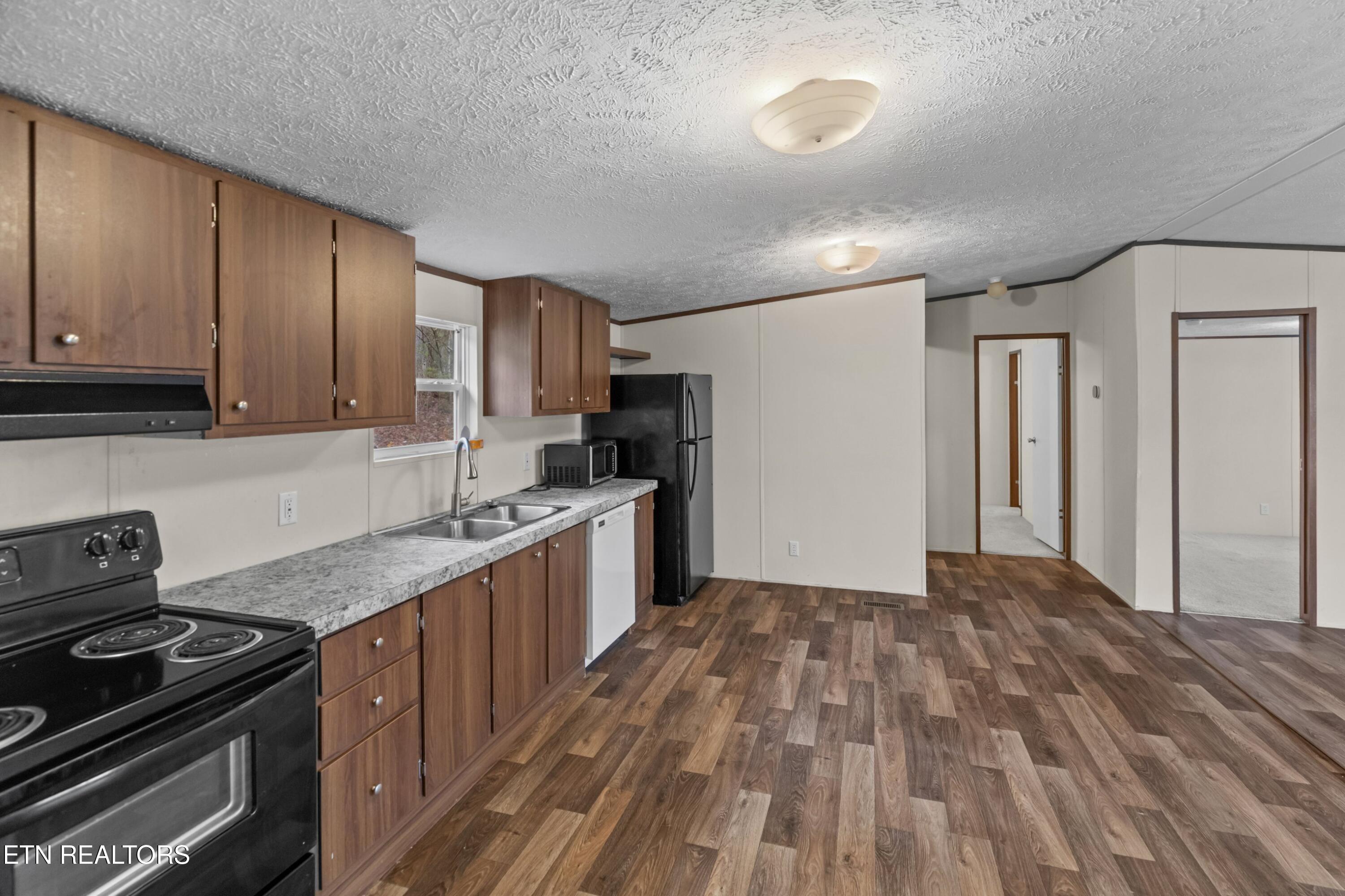 210 Blue Top Road Tazewell TN 37879