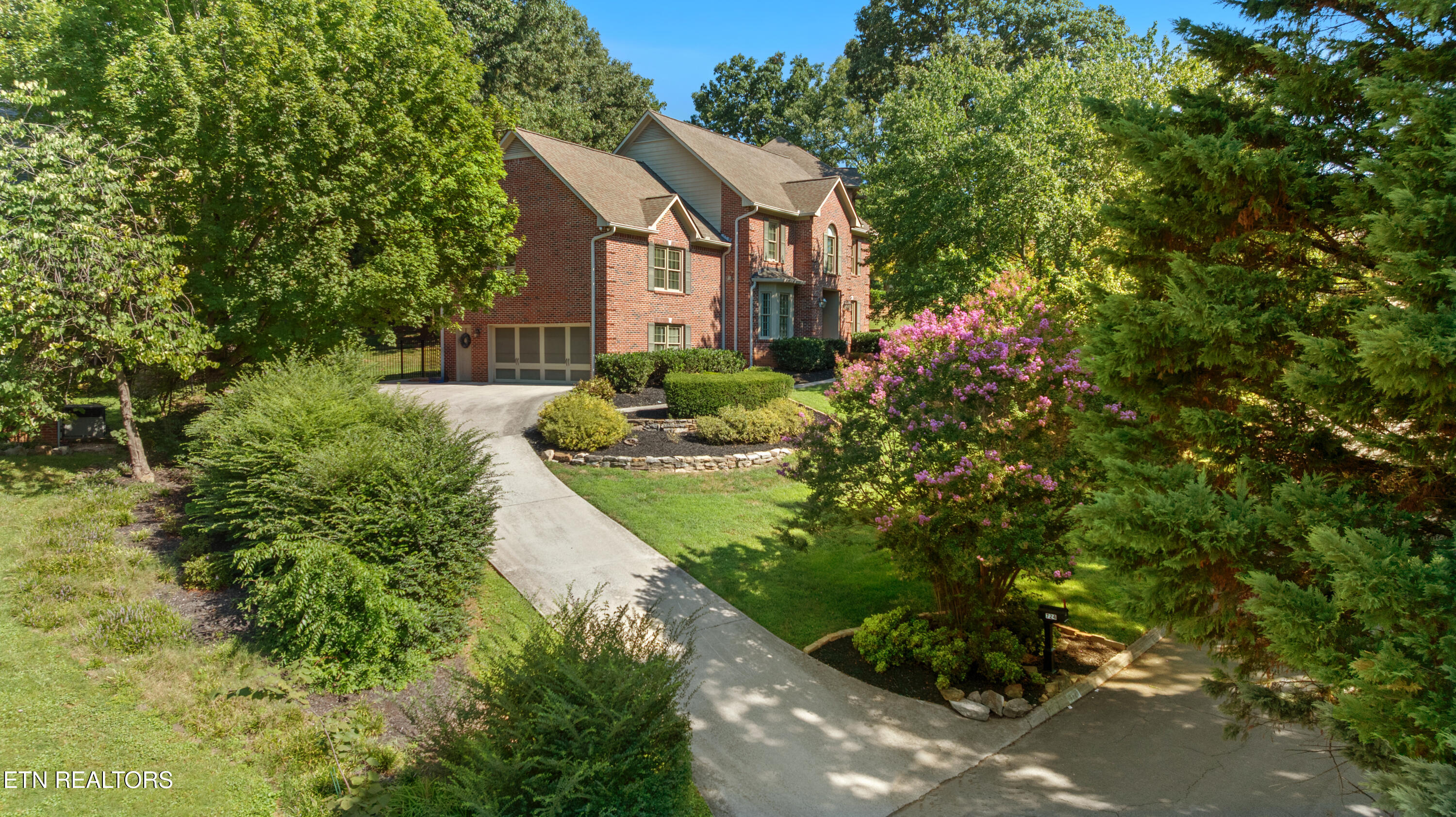 724 Summit Lake Court Knoxville TN 37922