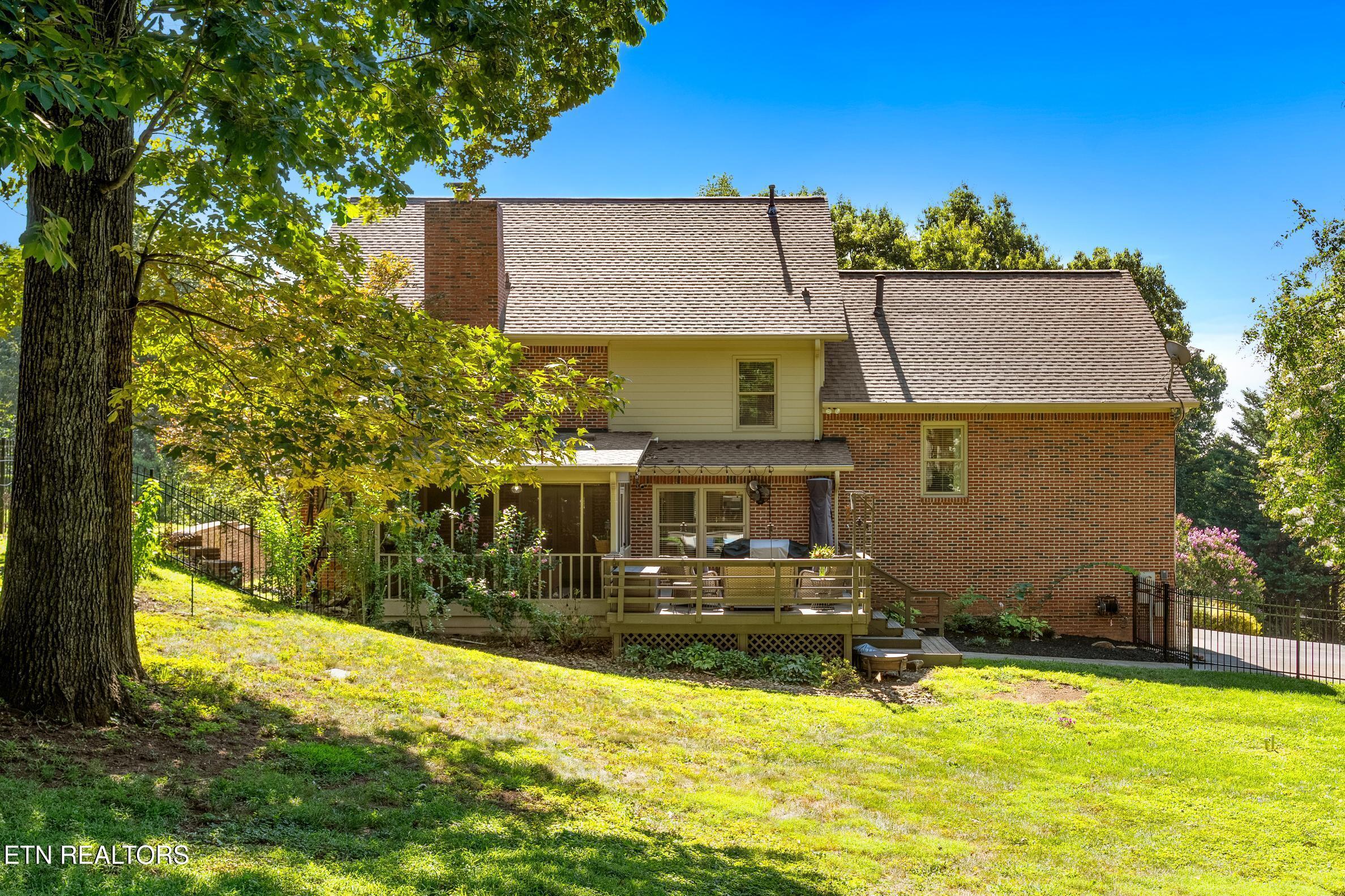 724 Summit Lake Court Knoxville TN 37922