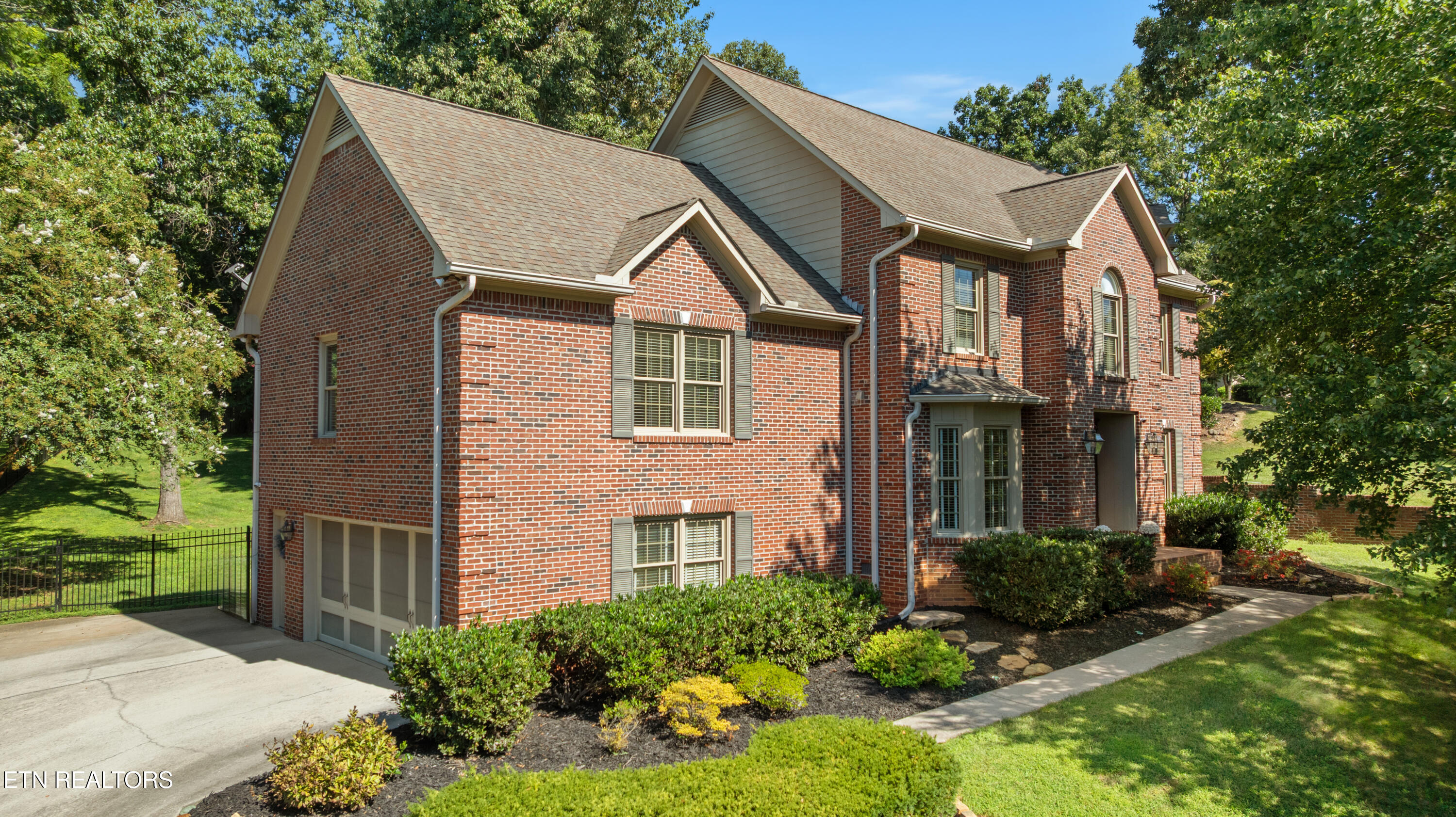 724 Summit Lake Court Knoxville TN 37922