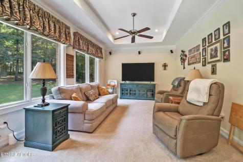 15 Pamala Lane Crossville TN 38558
