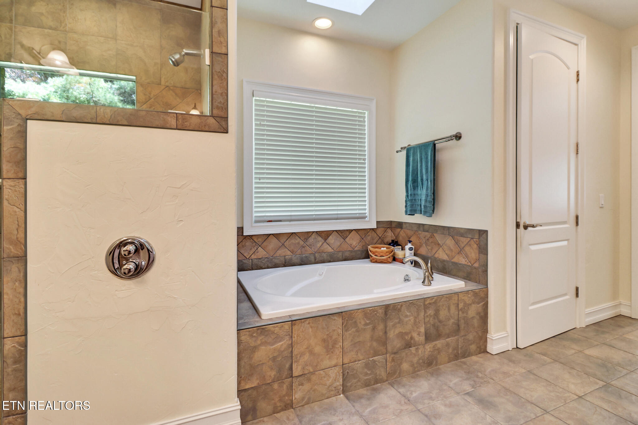 15 Pamala Lane Crossville TN 38558