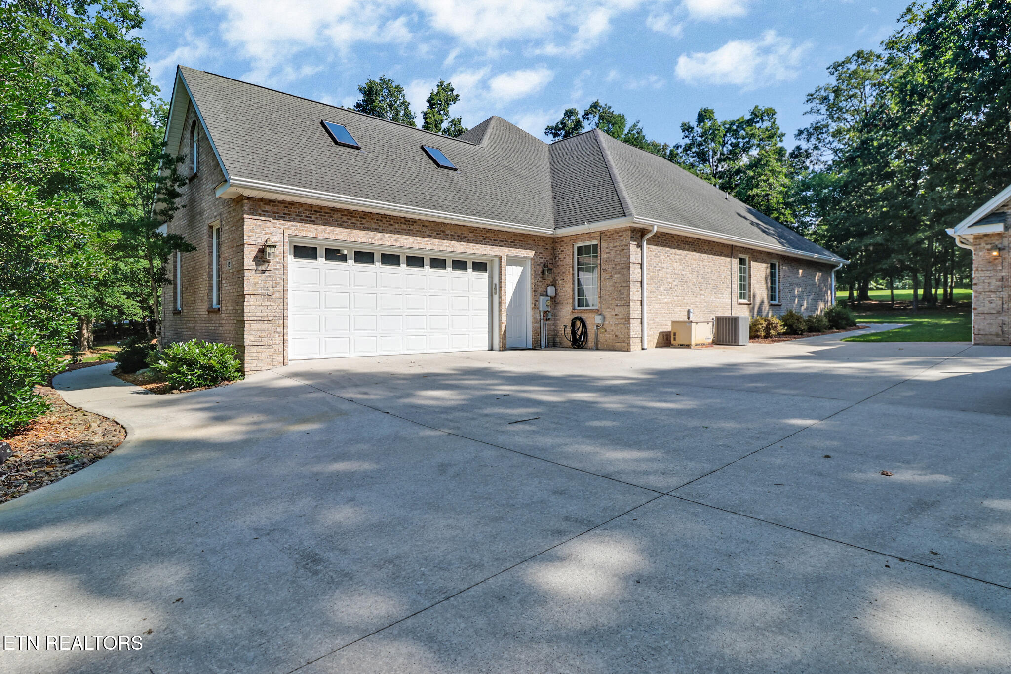 15 Pamala Lane Crossville TN 38558