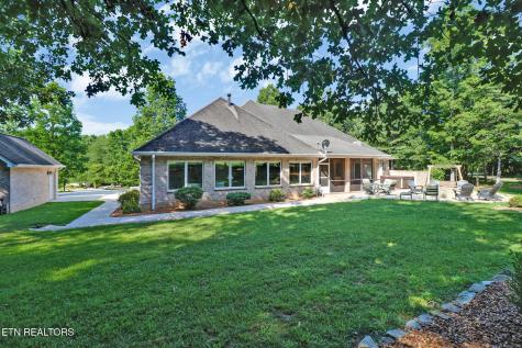 15 Pamala Lane Crossville TN 38558