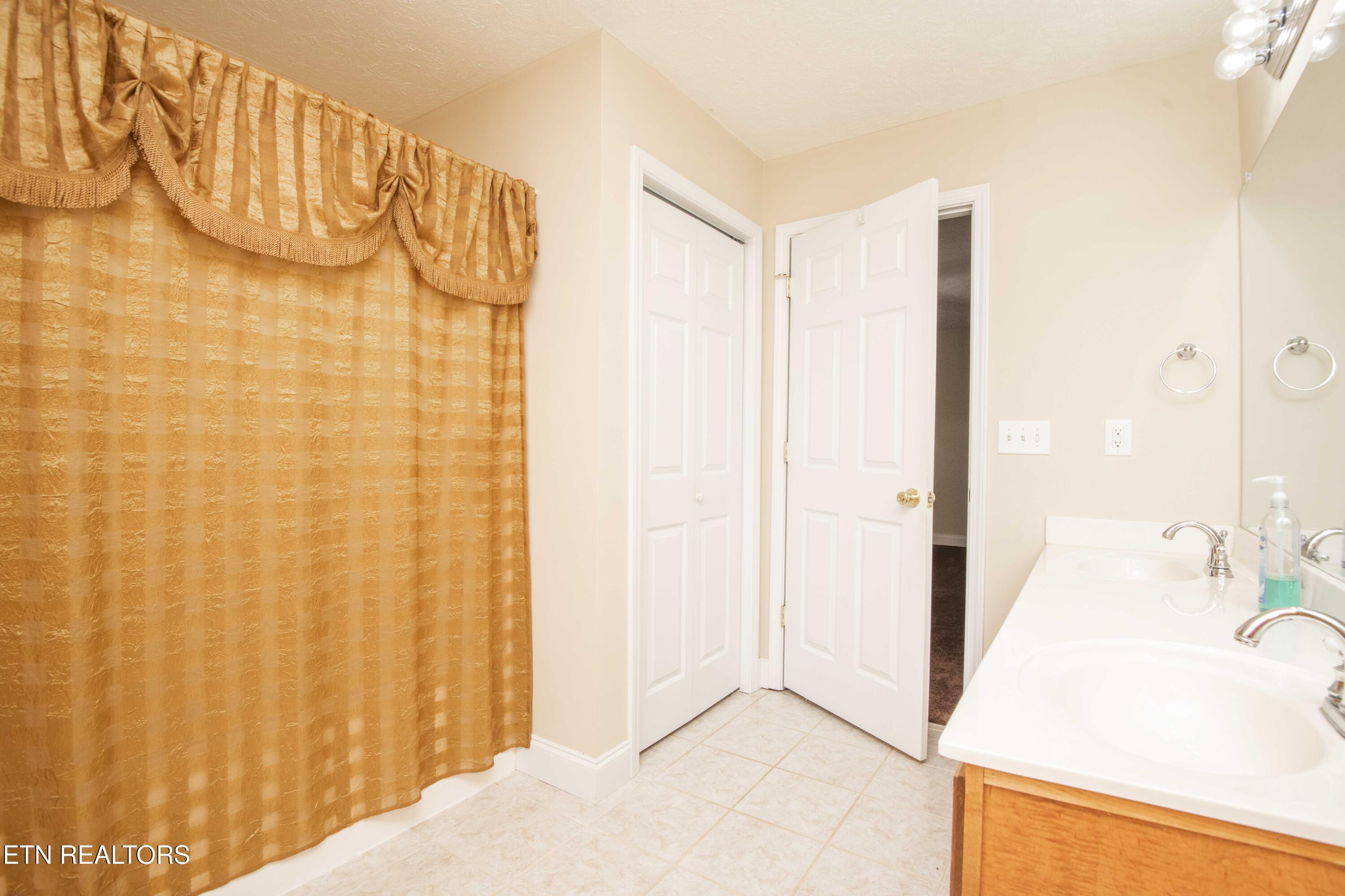 4723 Chesney Meadows Drive Strawberry Plains TN 37871