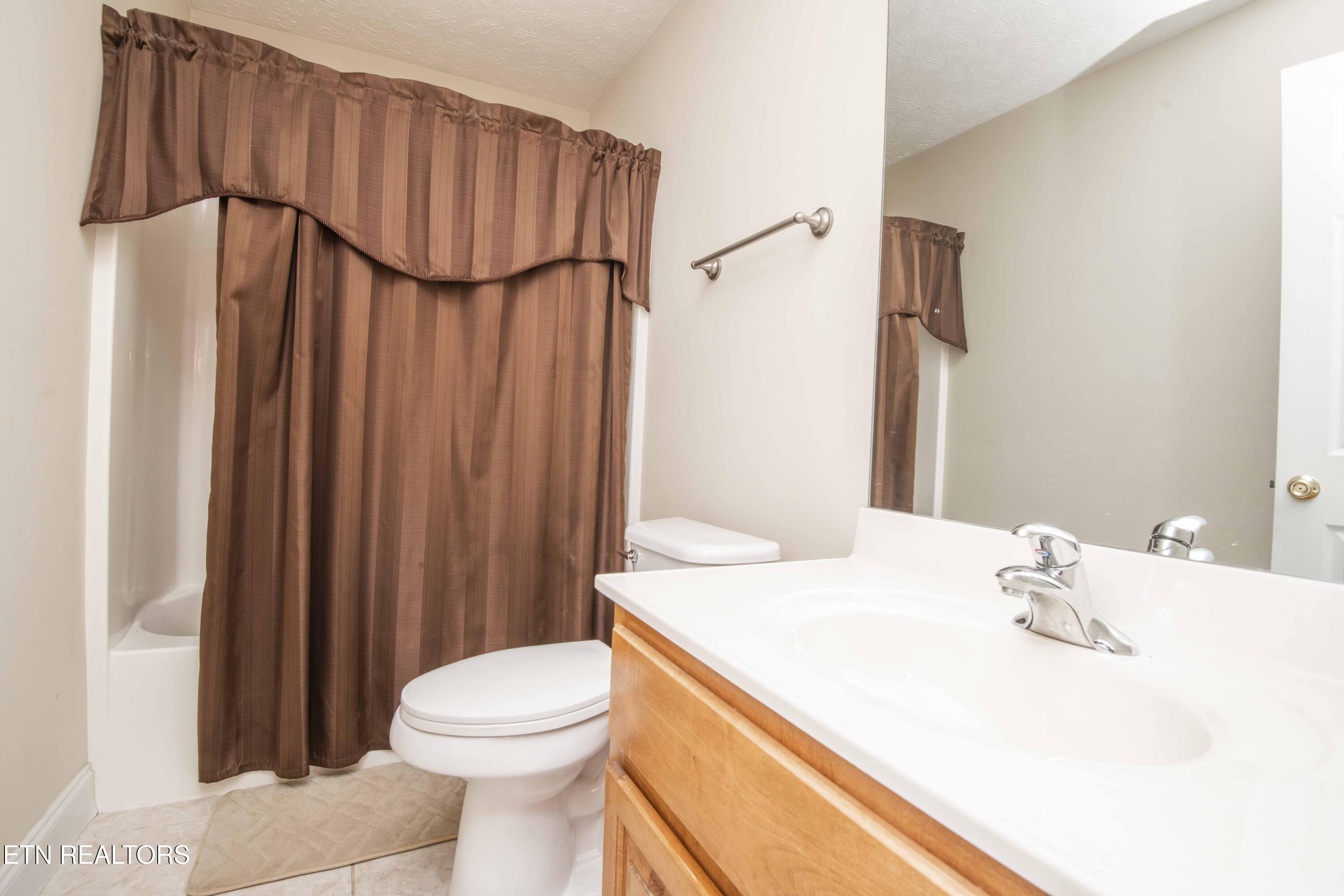 4723 Chesney Meadows Drive Strawberry Plains TN 37871