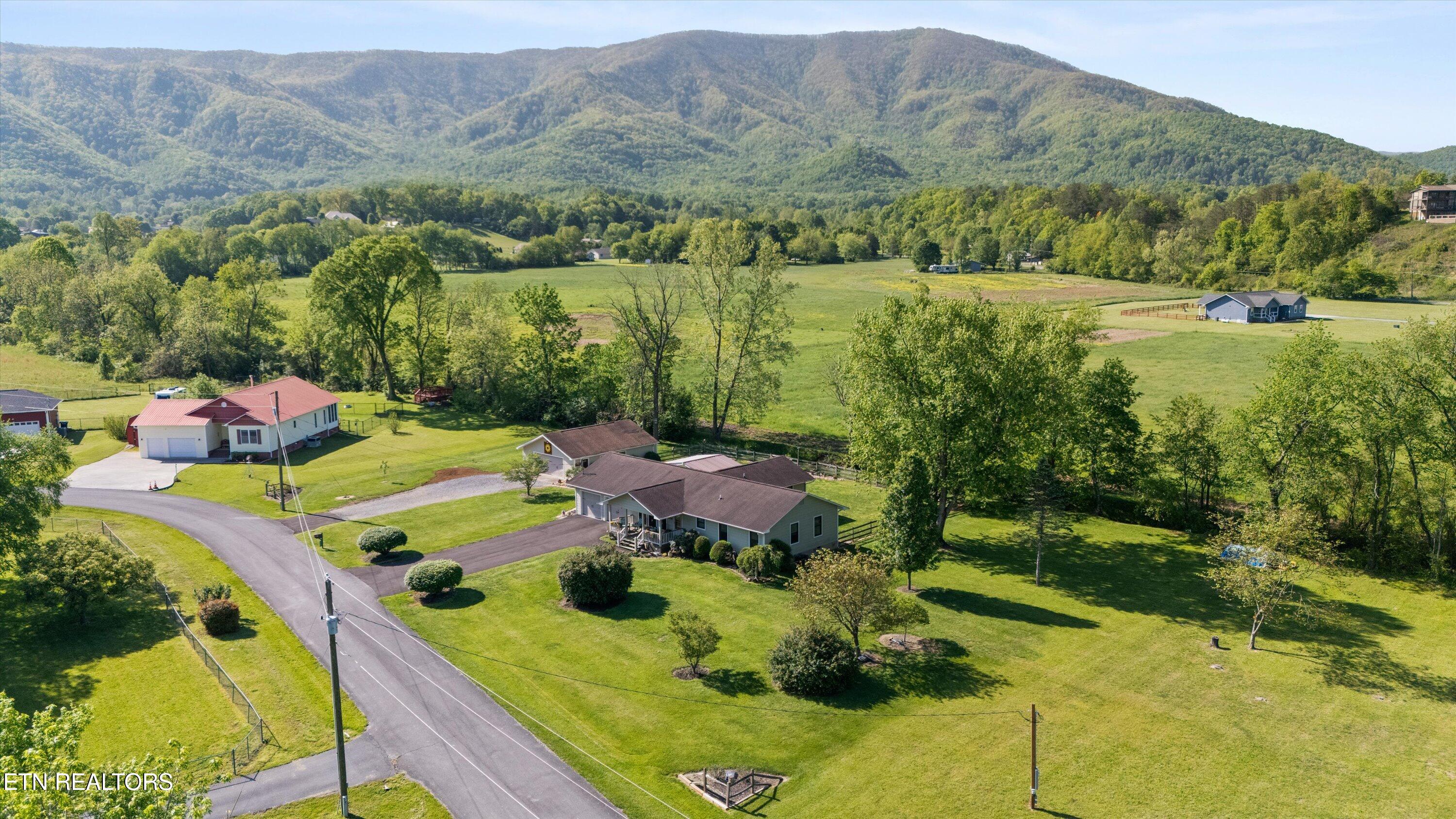 2229 Meadowbrook Lane Sevierville TN 37862