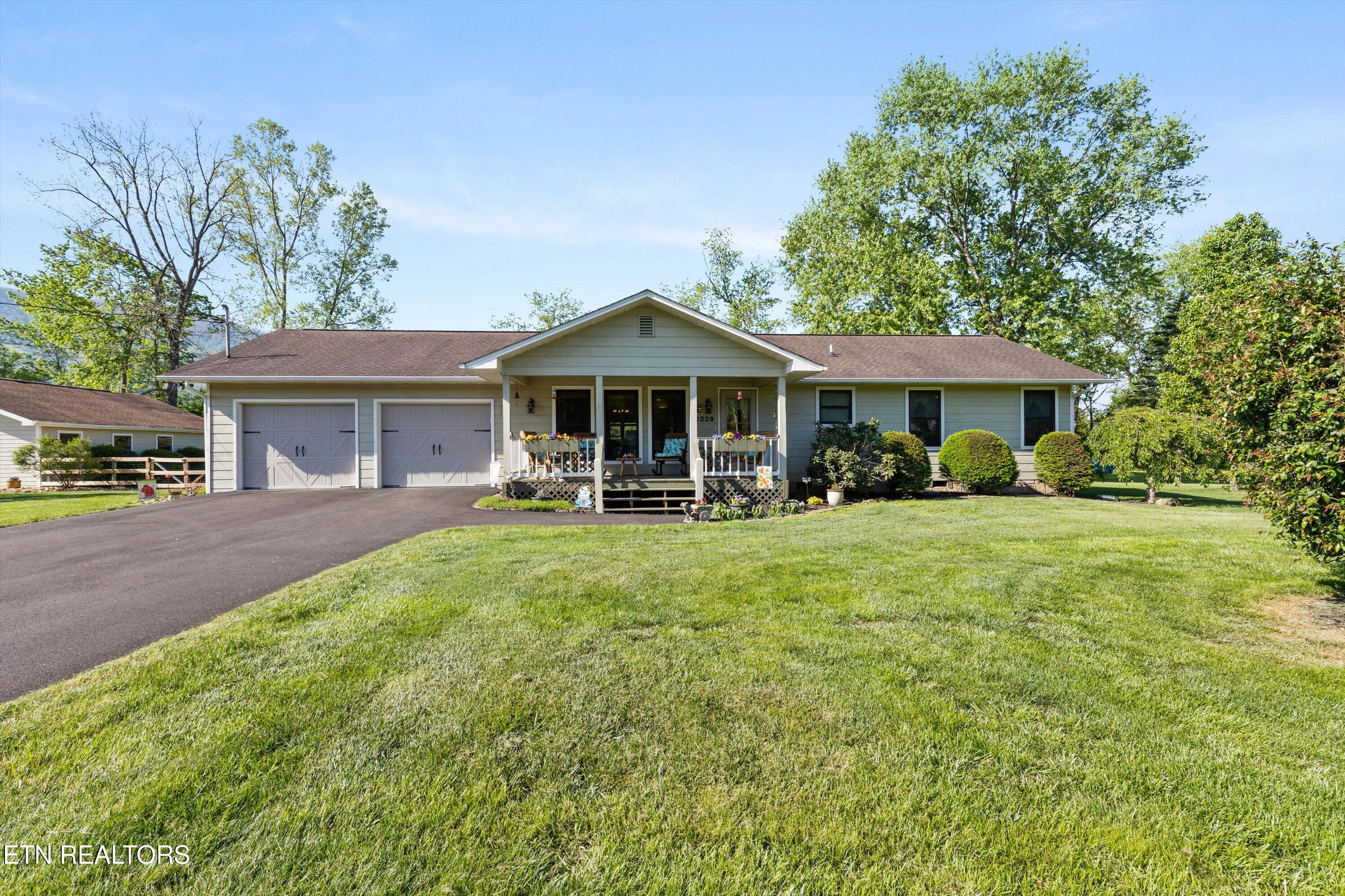 2229 Meadowbrook Lane Sevierville TN 37862