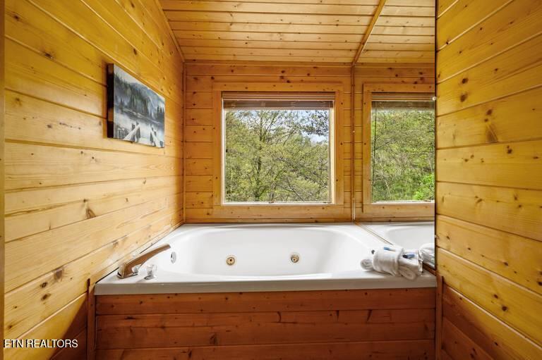 1979 E Mountain View Way Pigeon Forge TN 37876