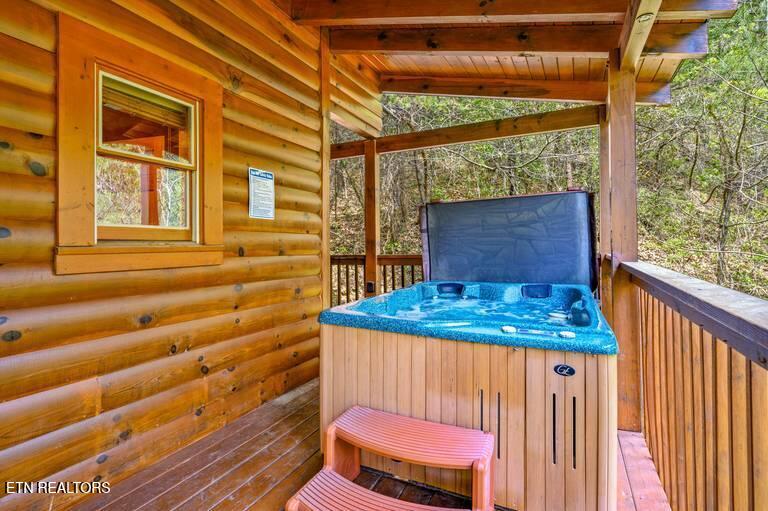 1979 E Mountain View Way Pigeon Forge TN 37876