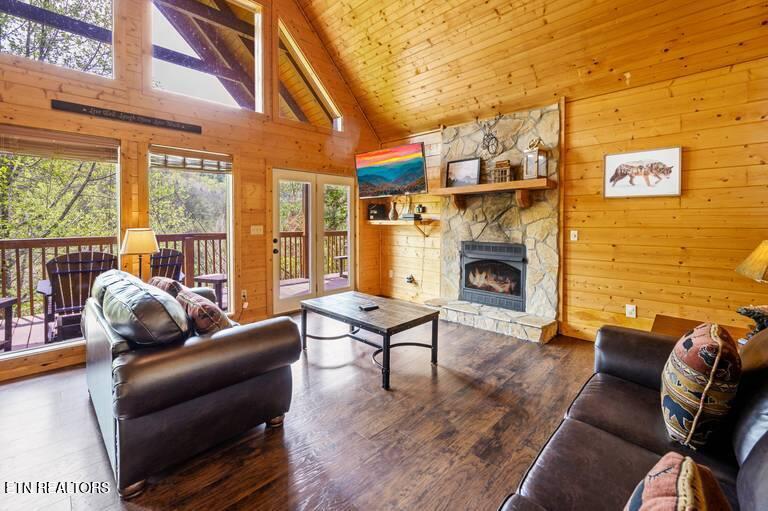 1979 E Mountain View Way Pigeon Forge TN 37876