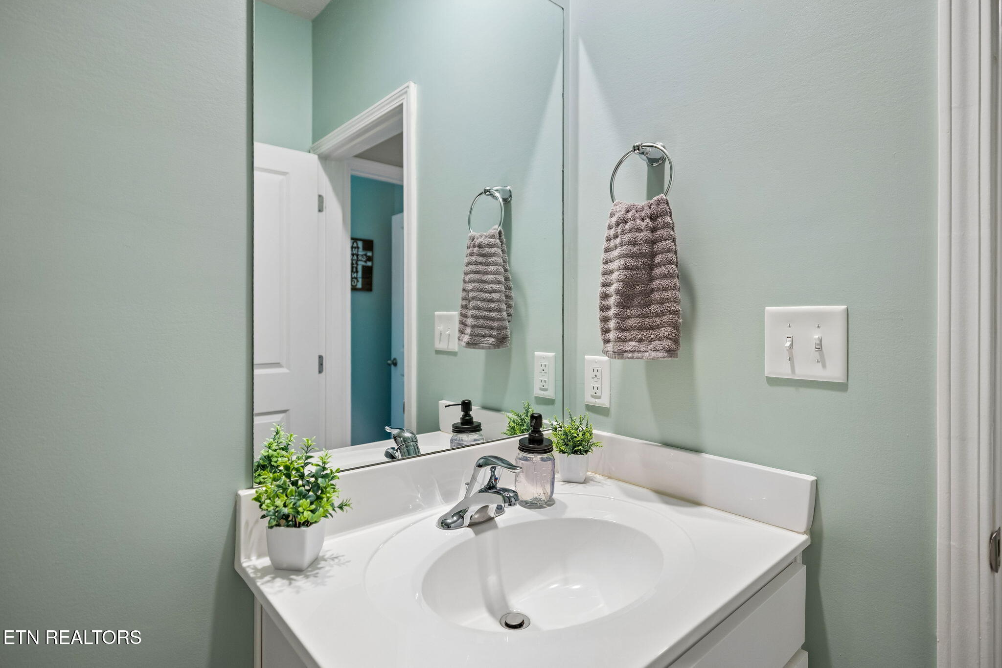 379 Summer Glenn Lane Loudon TN 37774
