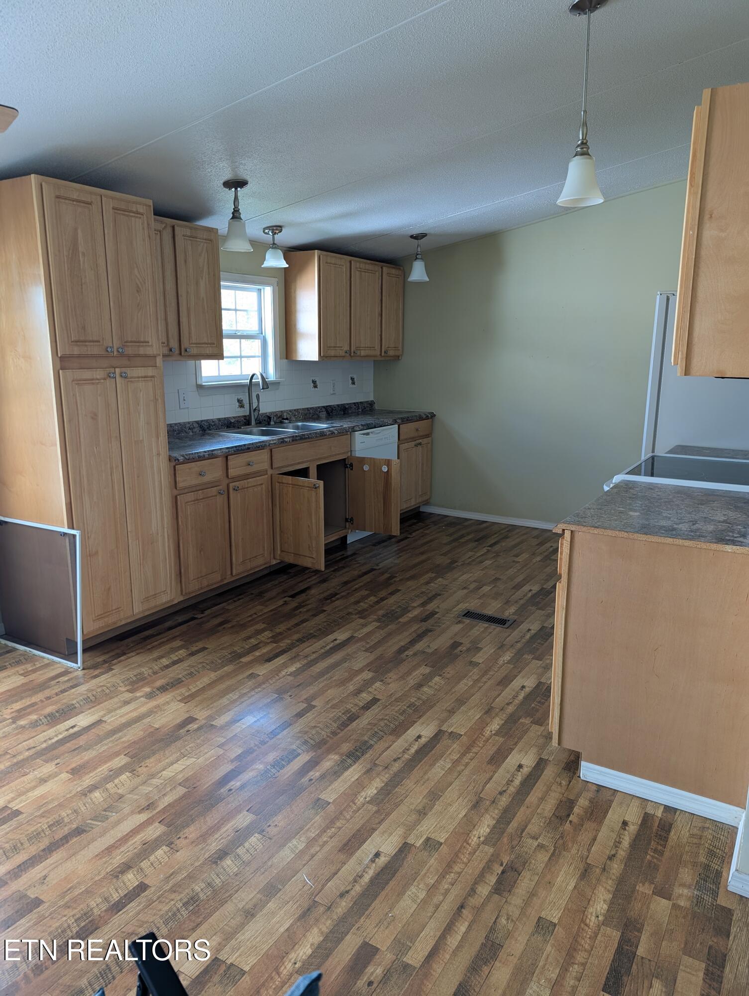 1561 Niles Ferry Road Madisonville TN 37354