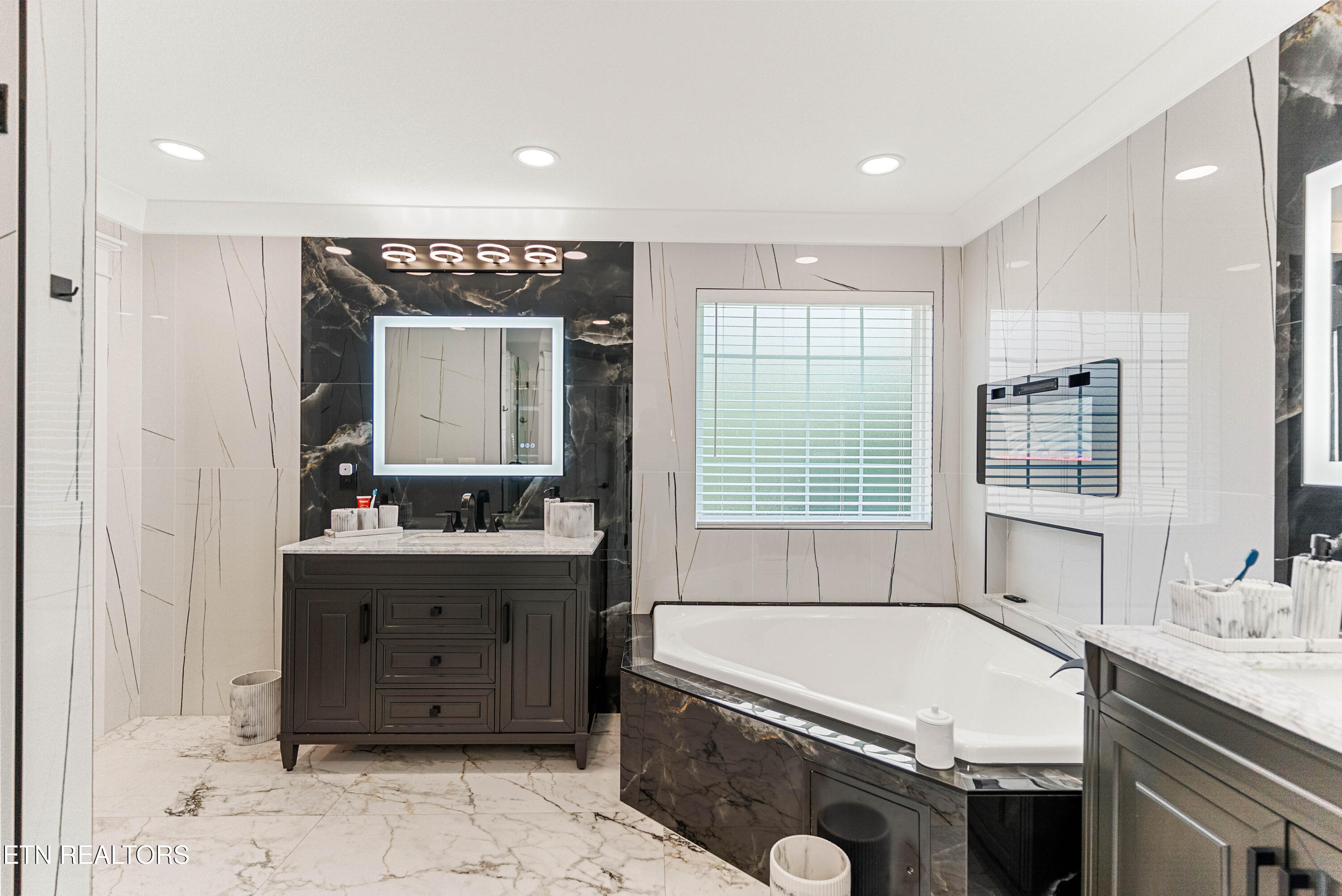 1653 Sugar Cane Lane Knoxville TN 37931