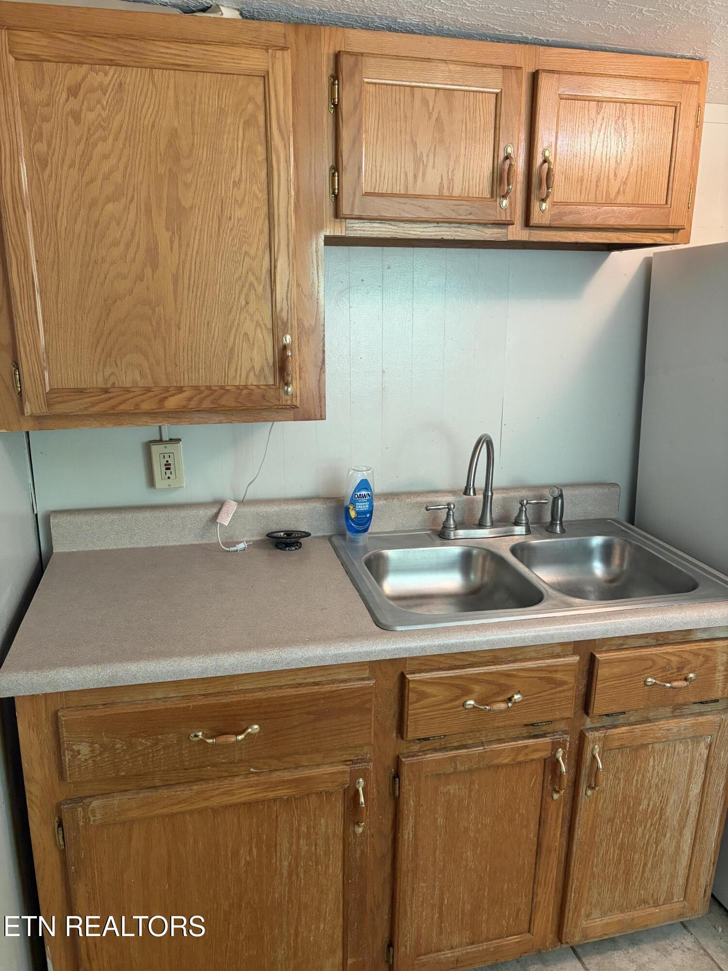944 W Short Mountain Road Sneedville TN 37869