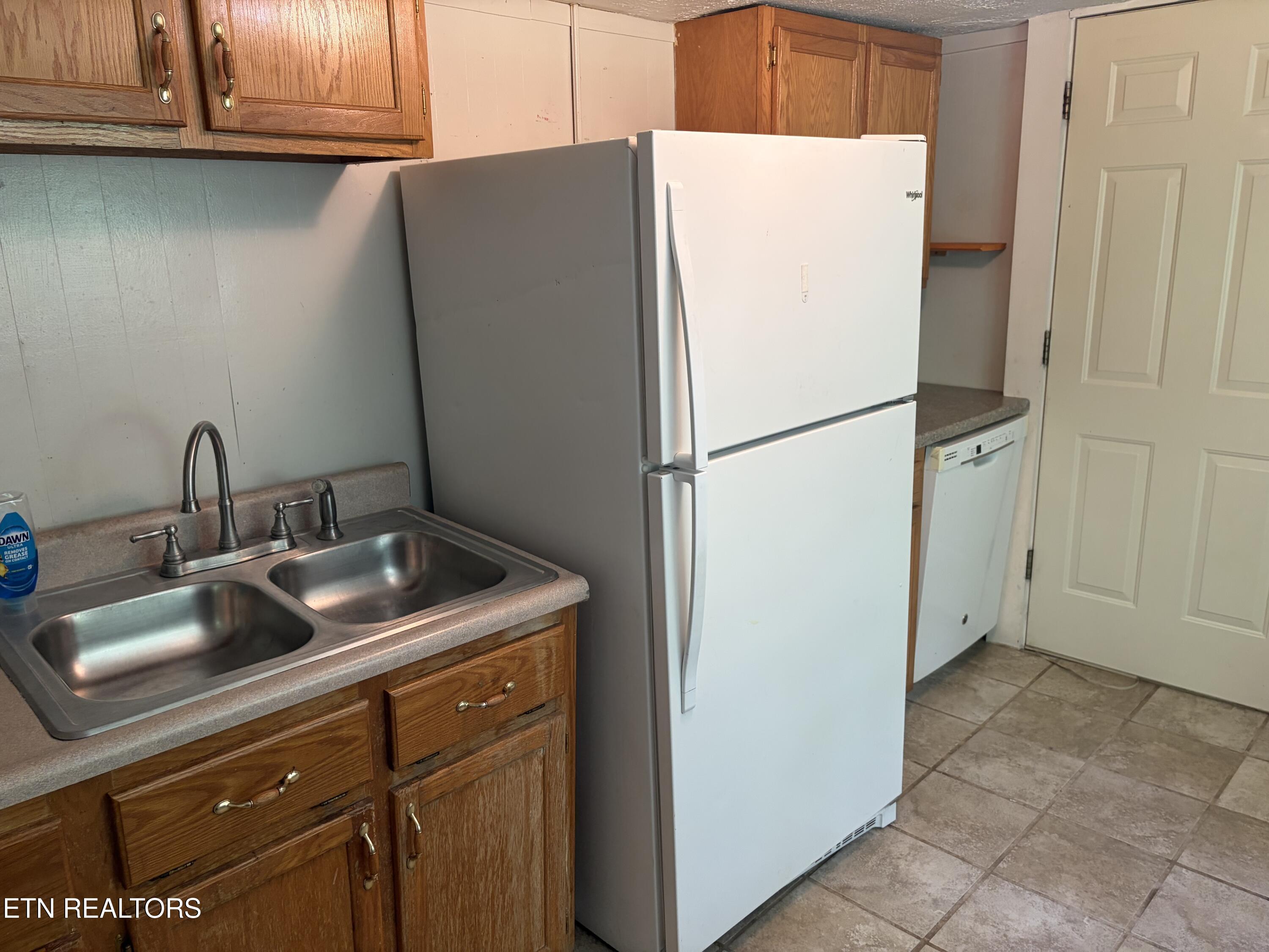 944 W Short Mountain Road Sneedville TN 37869