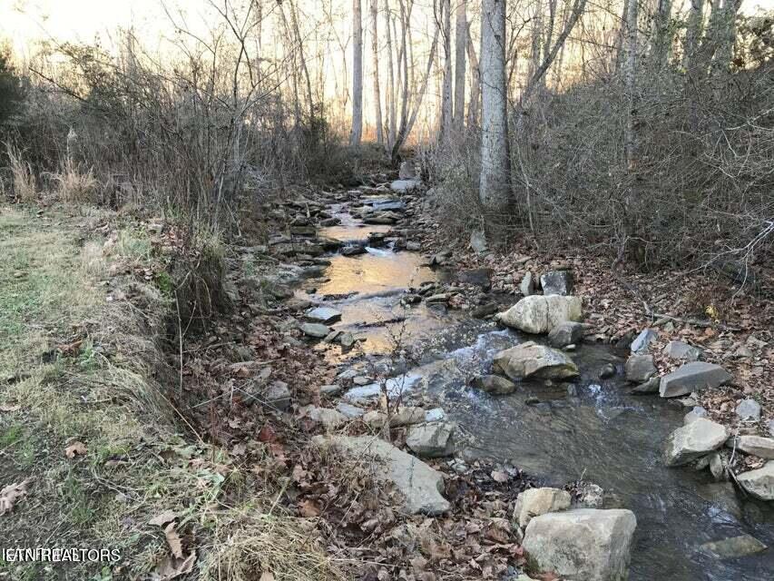 944 W Short Mountain Road Sneedville TN 37869