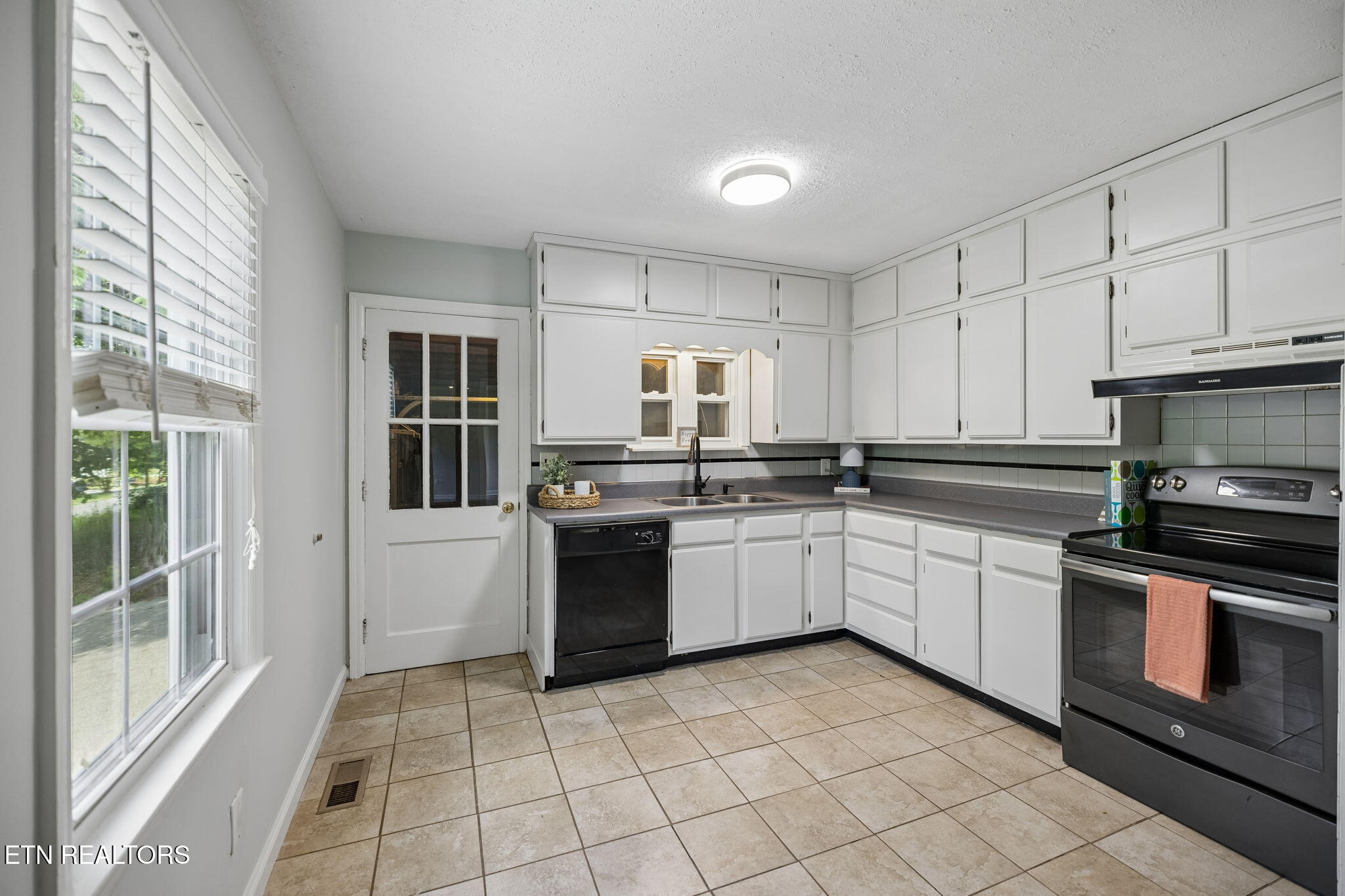 2424 Emoriland Boulevard Knoxville TN 37917