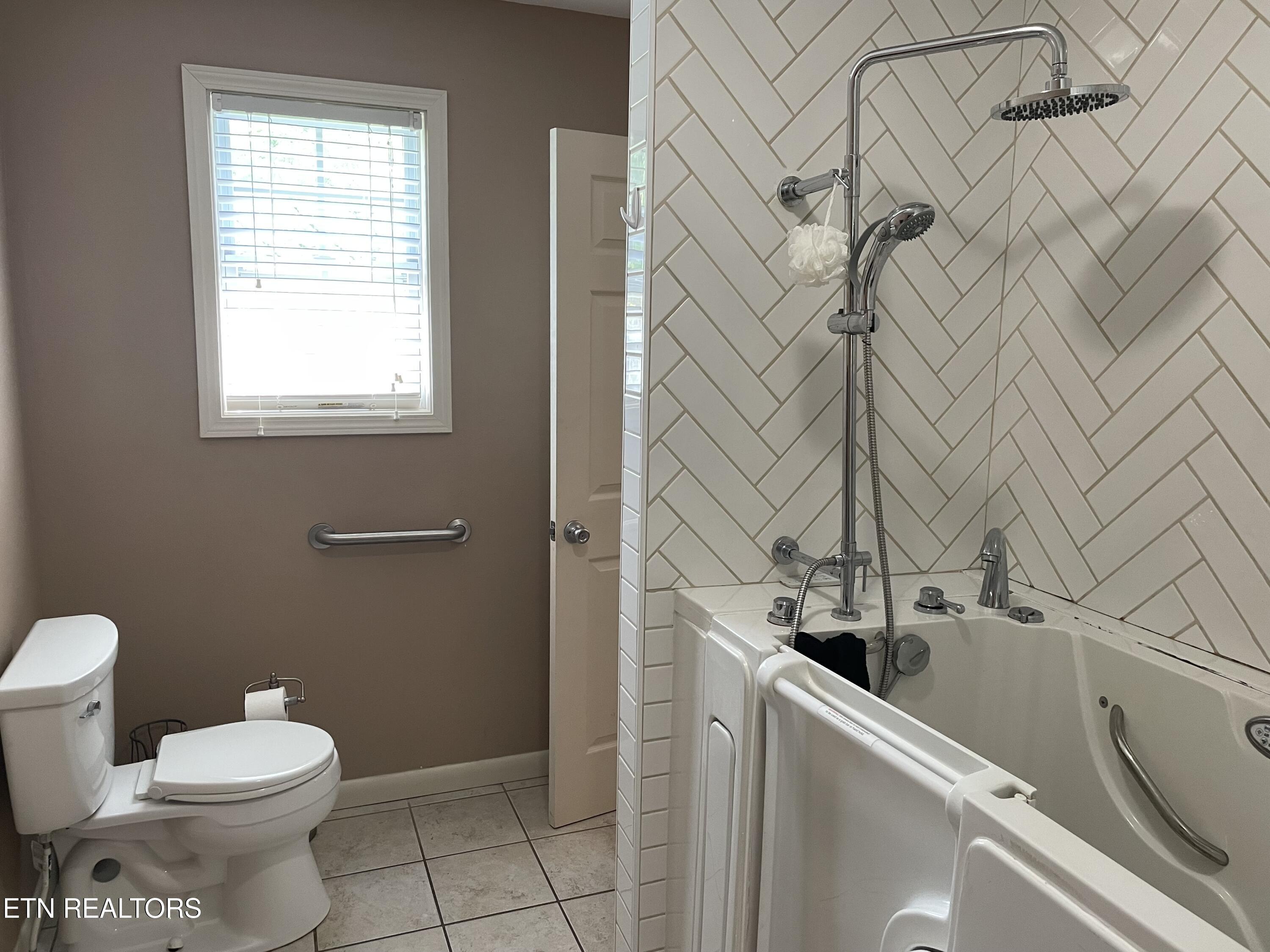 1114 Rocky Springs Road Madisonville TN 37354