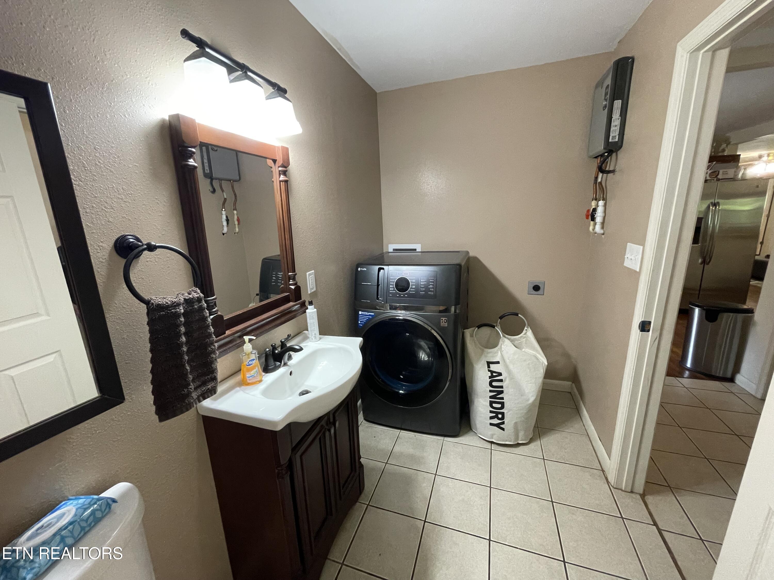 1114 Rocky Springs Road Madisonville TN 37354
