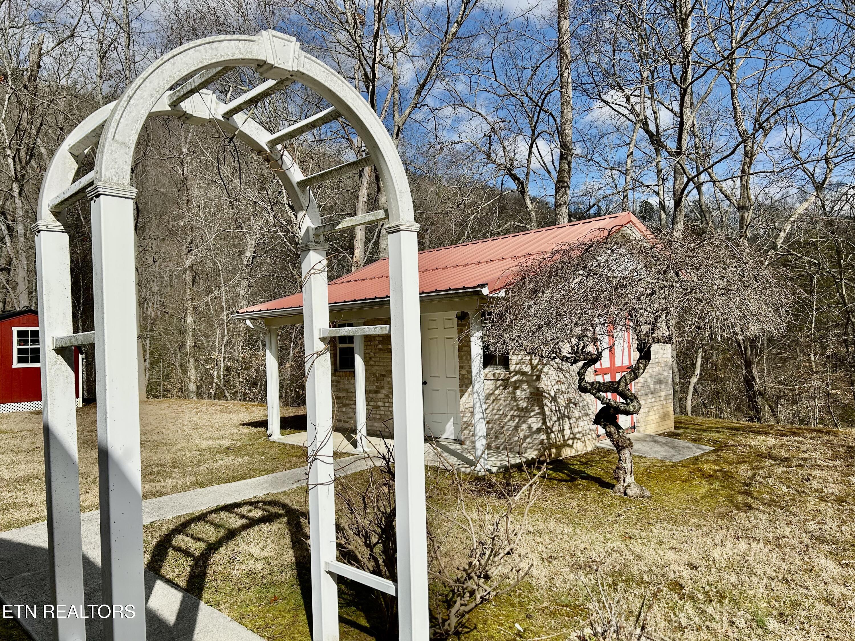 176 Mineral Springs Lane Jacksboro TN 37757