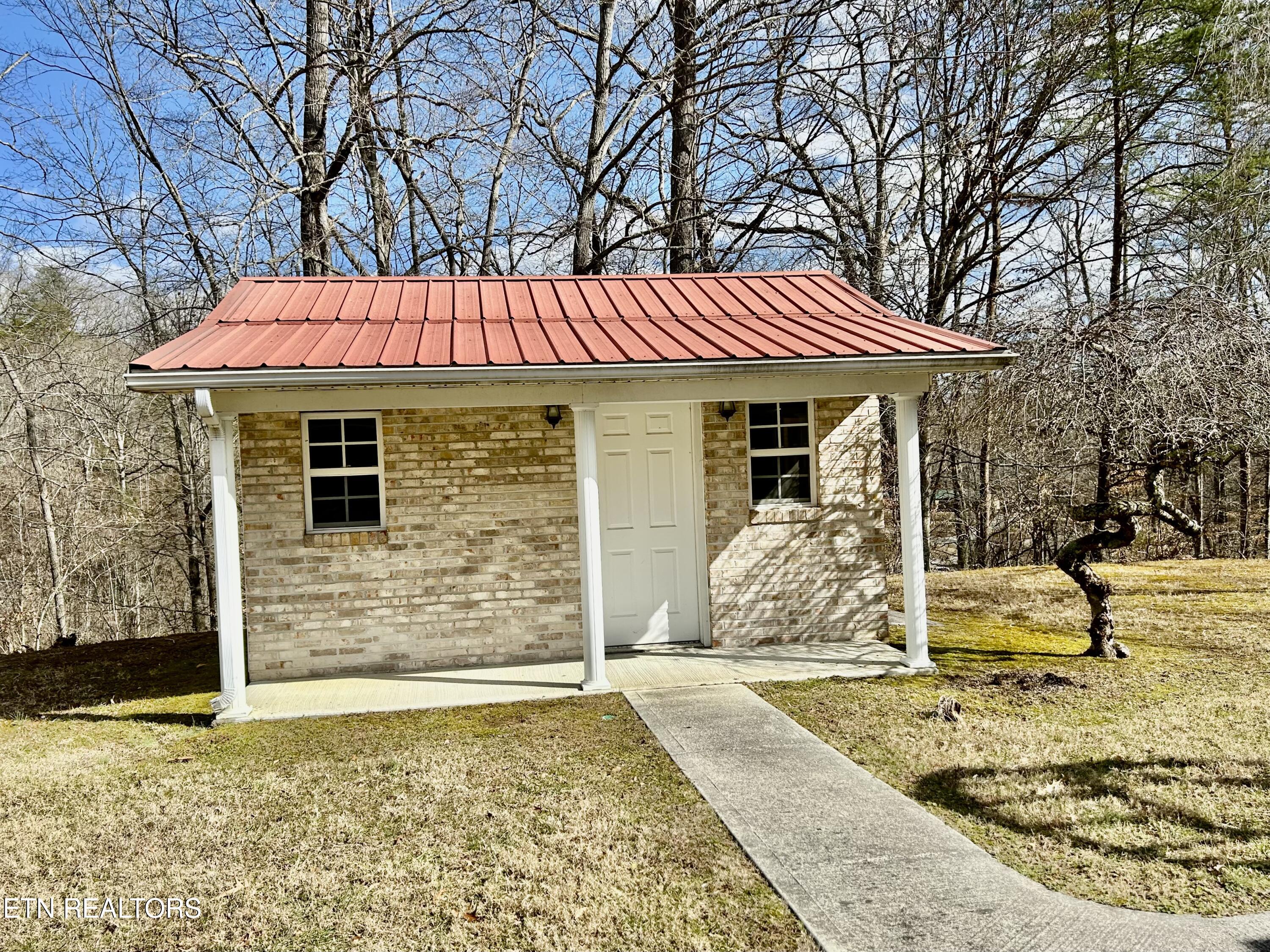 176 Mineral Springs Lane Jacksboro TN 37757
