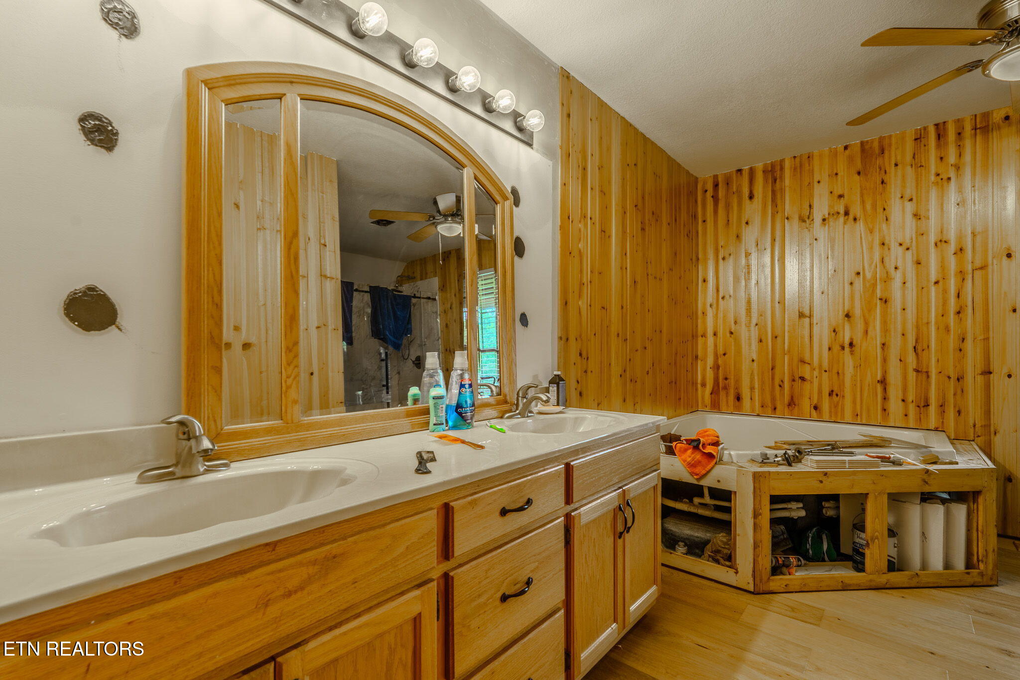 1602 Cove Crest Drive Sevierville TN 37862