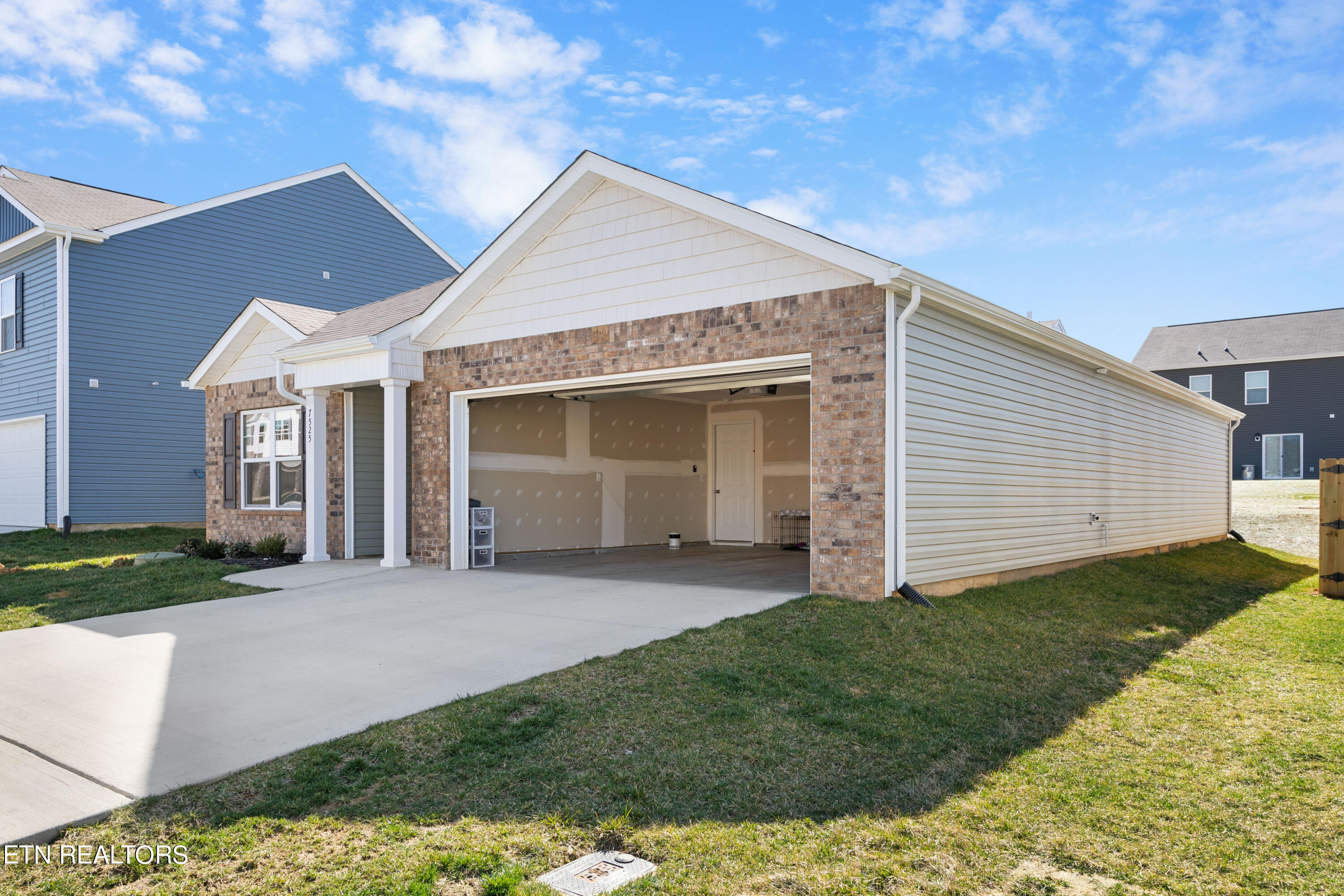 7525 Cottontail Street Corryton TN 37721