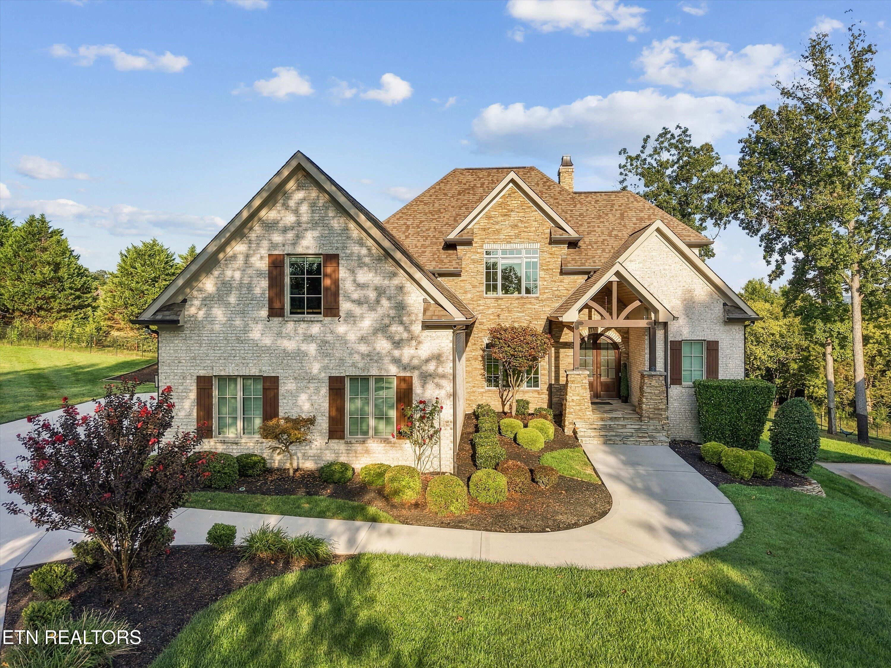 404 Stone Villa Lane Knoxville TN 37934