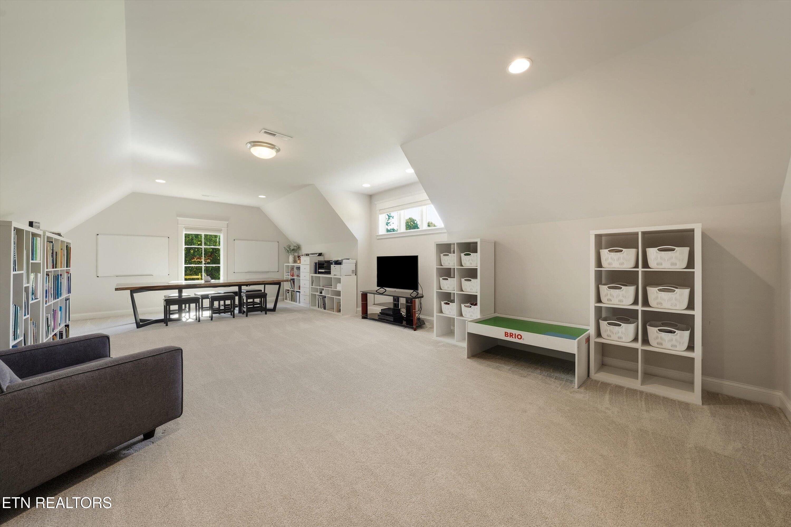 404 Stone Villa Lane Knoxville TN 37934