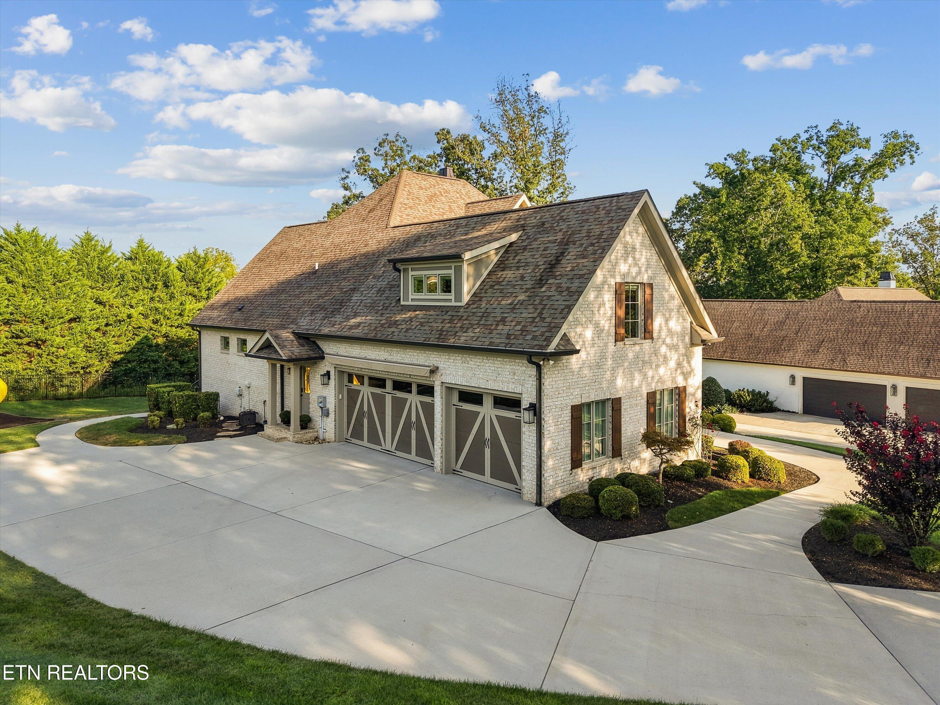 404 Stone Villa Lane Knoxville TN 37934