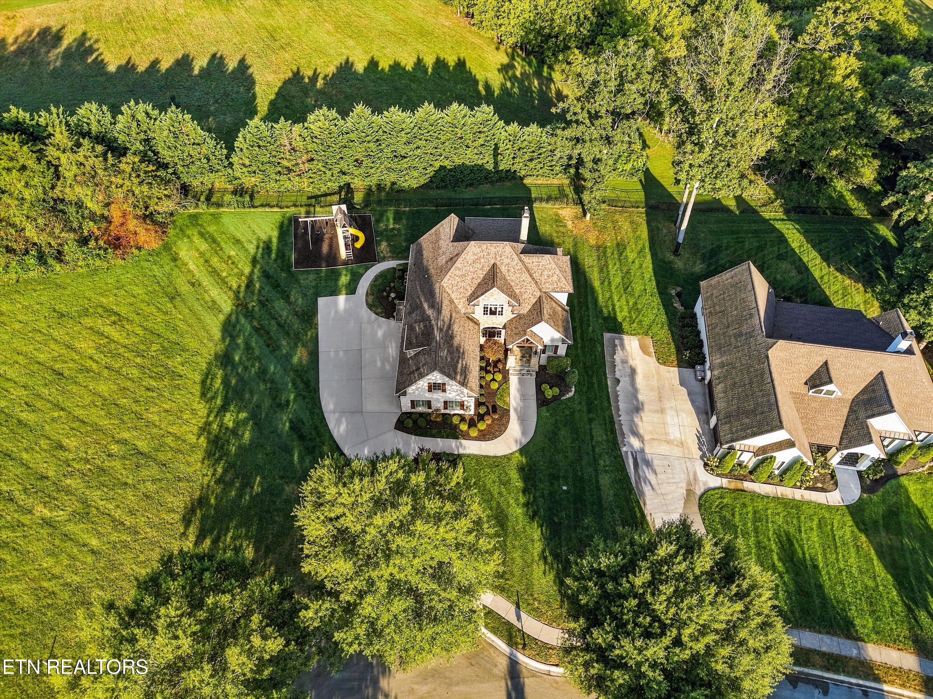 404 Stone Villa Lane Knoxville TN 37934
