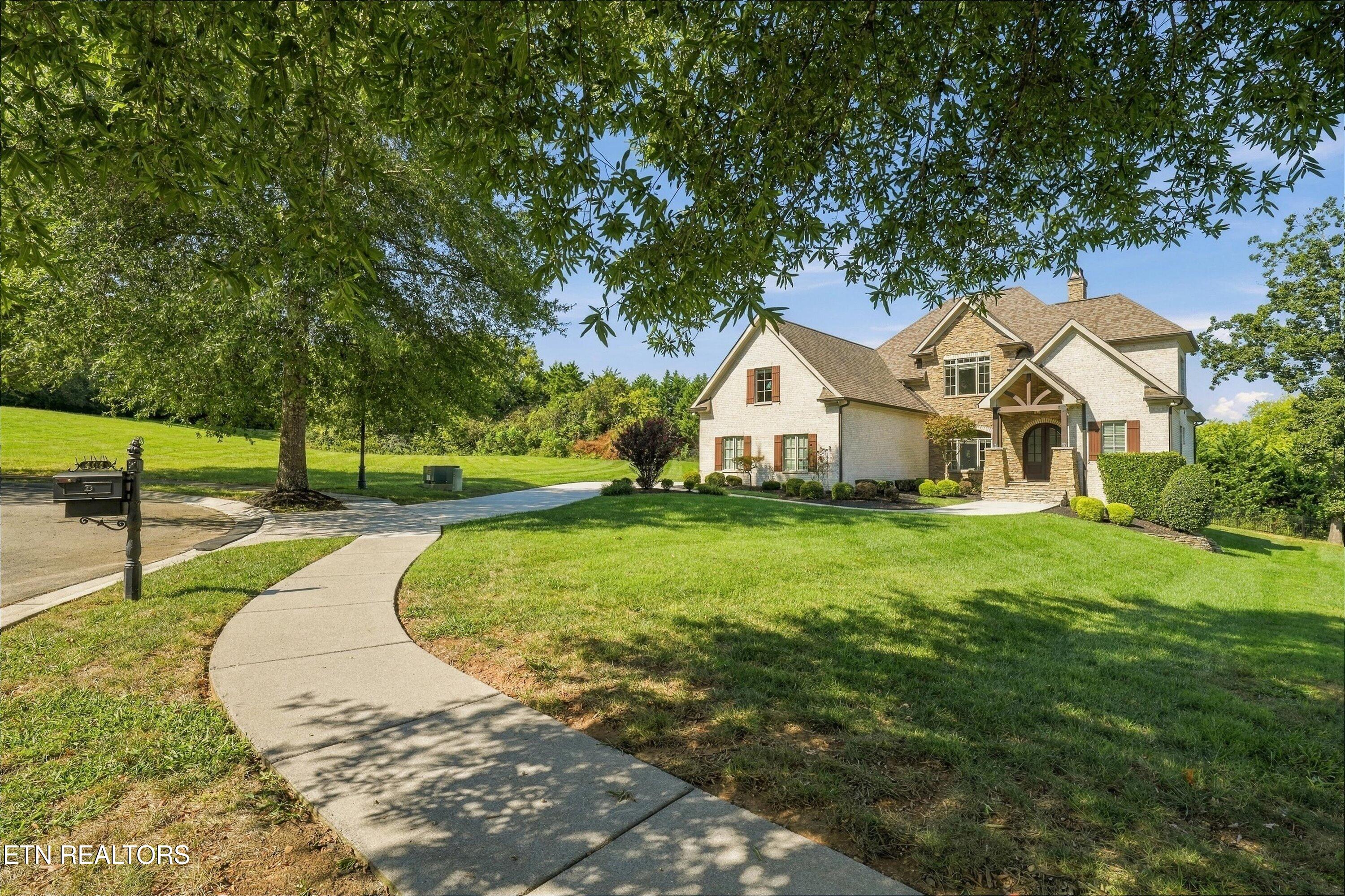 404 Stone Villa Lane Knoxville TN 37934
