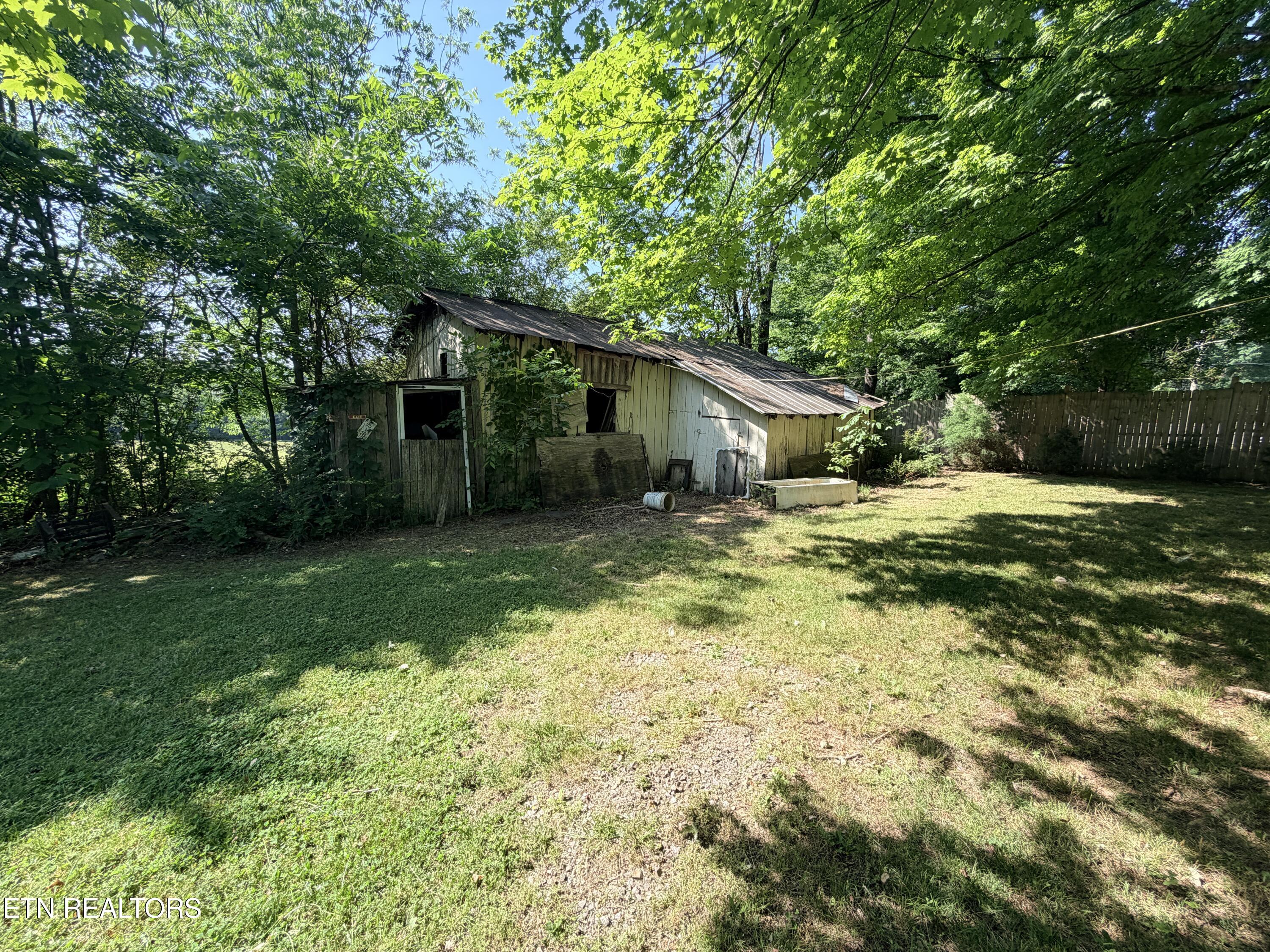 16 Saint Francis Street Englewood TN 37329