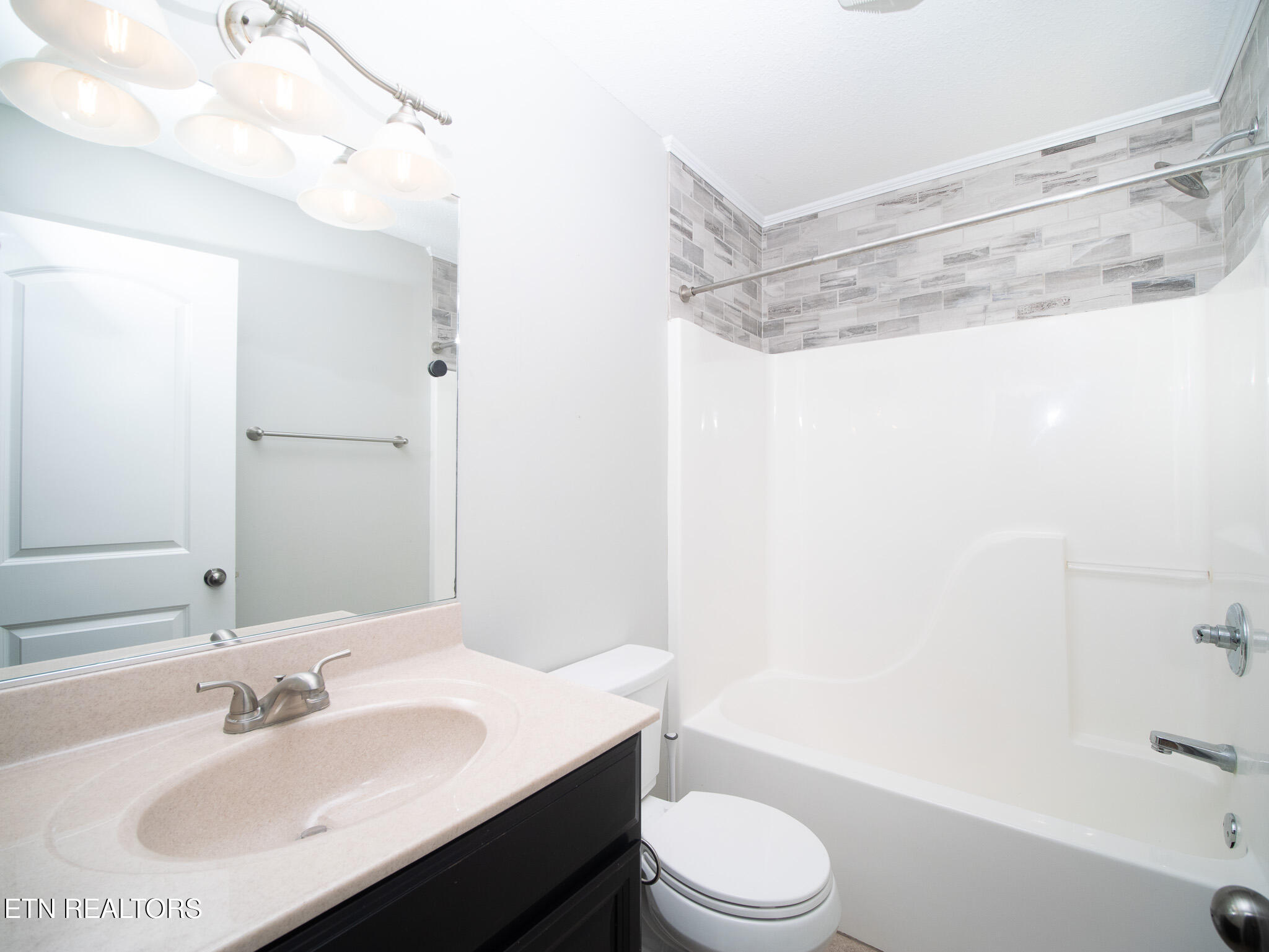 8113 Cambridge Gables Lane Knoxville TN 37938
