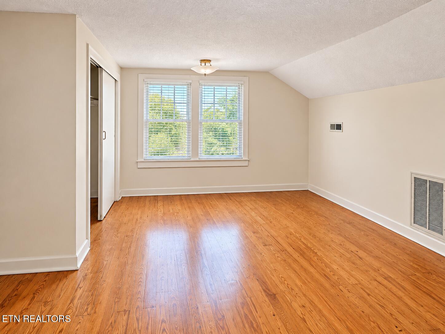 5205 Jacksboro Pike Knoxville TN 37918