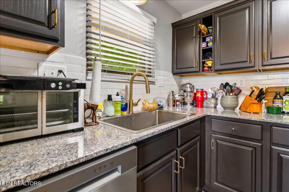 111 Golf Hill Lane Lafollette TN 37766